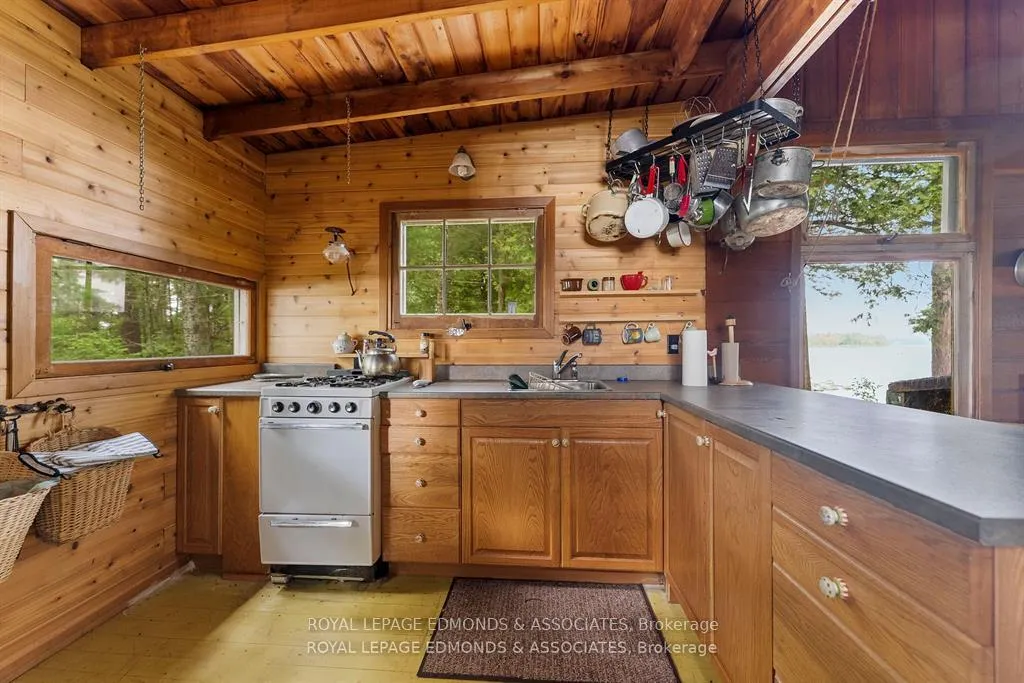 Photo 23 of Wabewawa Island, Petawawa — HOMEH