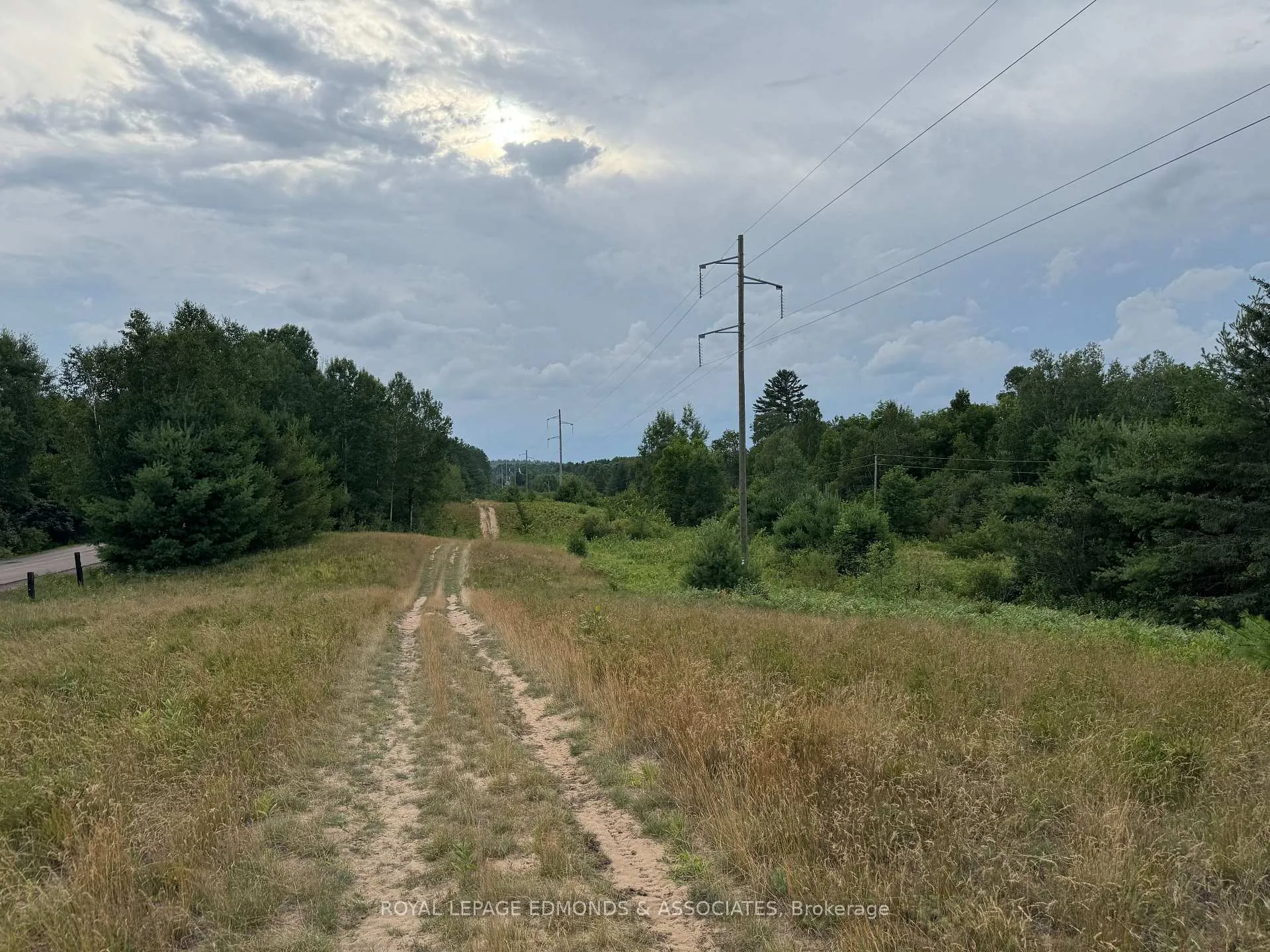 Photo 11 of Black Bay Road, Petawawa — HOMEH