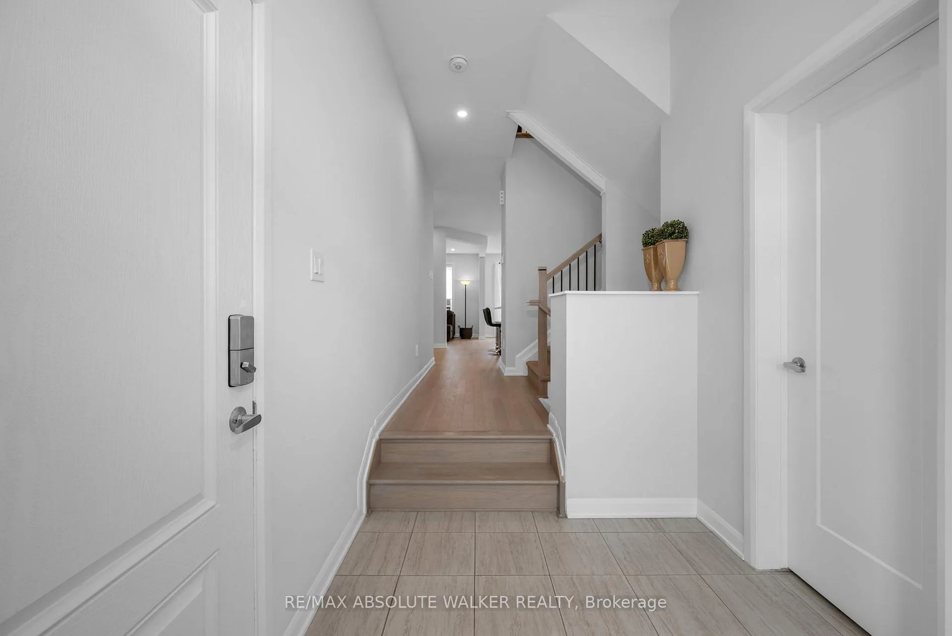 Photo 2 of 21 Fossa Terrace N, Ottawa, Barrhaven - Half Moon Bay — HOMEH