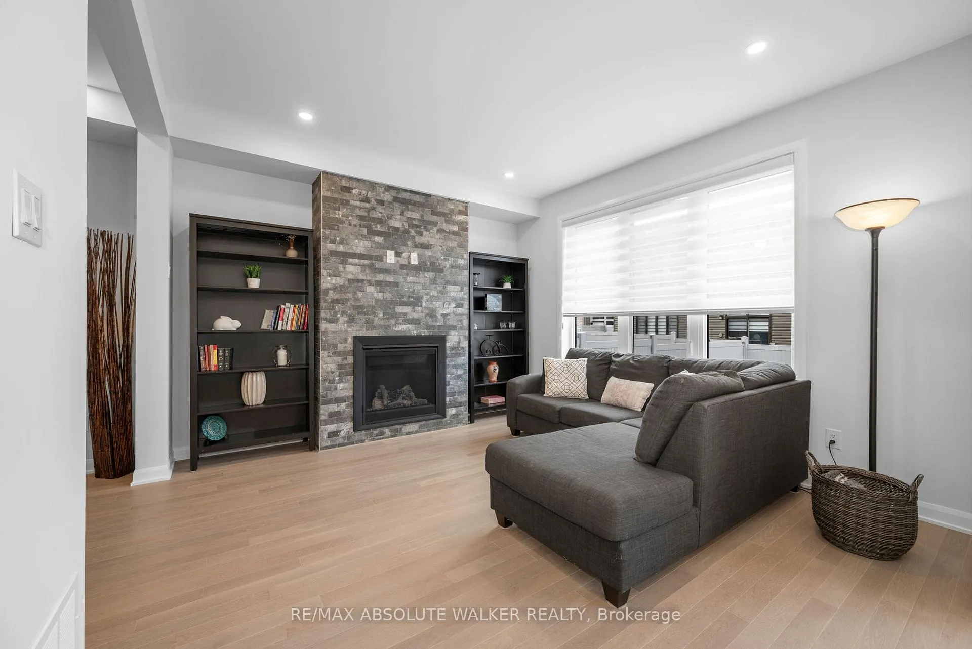 Photo 5 of 21 Fossa Terrace N, Ottawa, Barrhaven - Half Moon Bay — HOMEH
