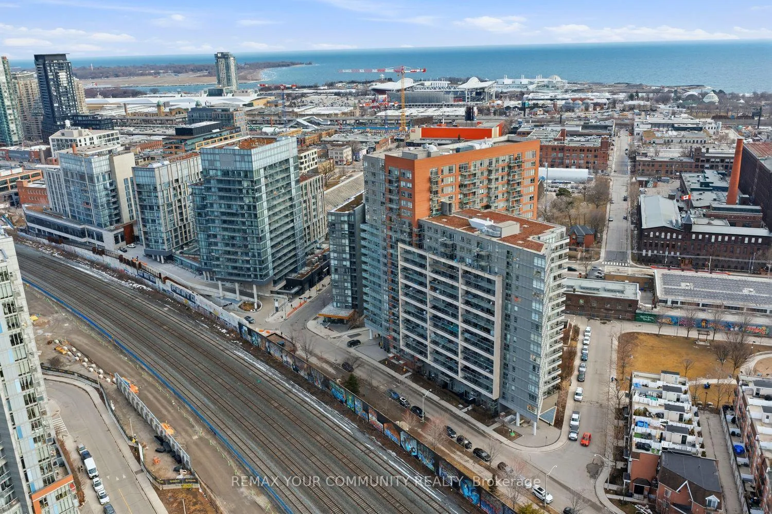 Photo 2 of Unit 1526, 38 Joe Shuster Way, Toronto, South Parkdale — HOMEH