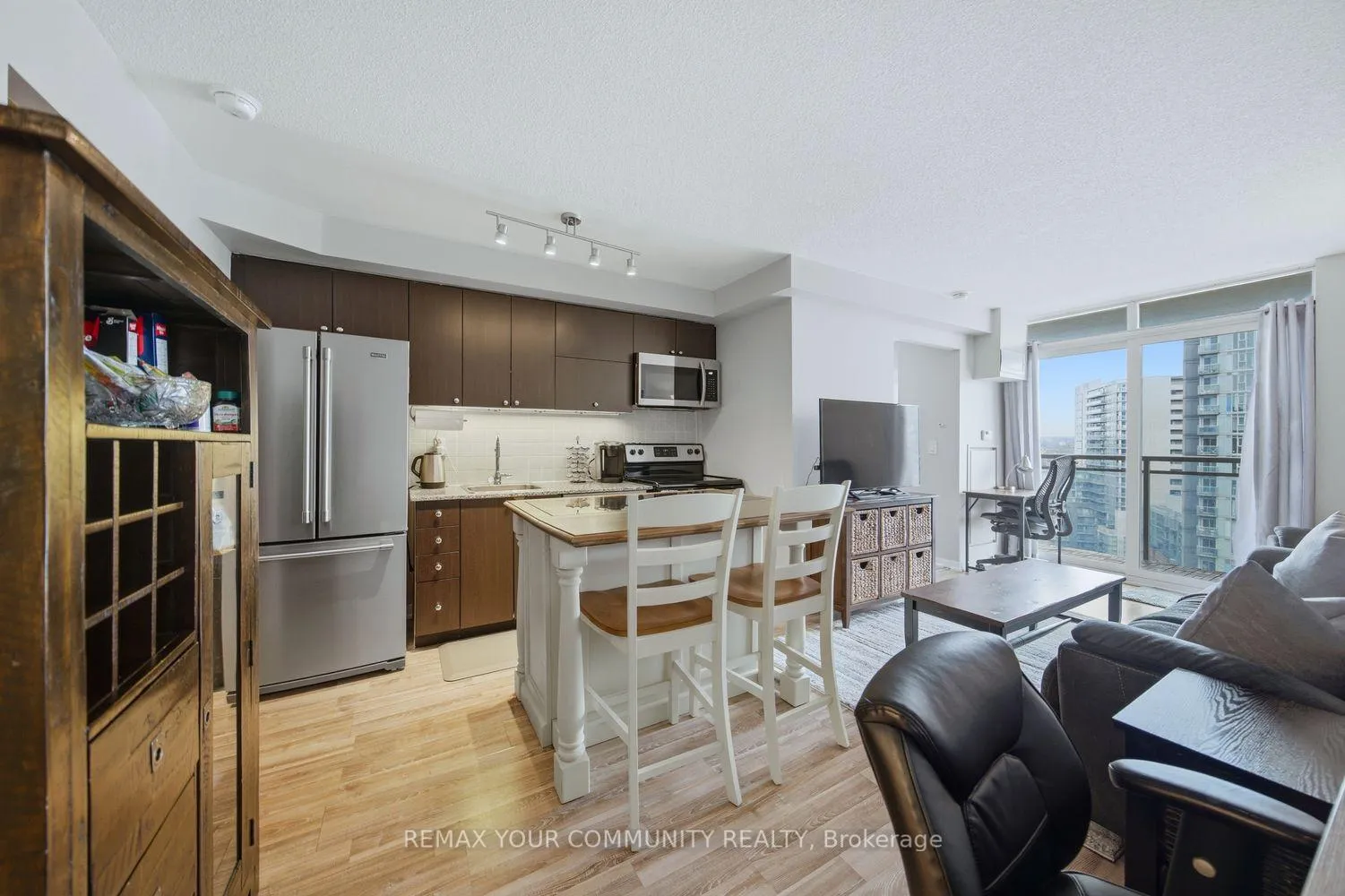 Photo 7 of Unit 1526, 38 Joe Shuster Way, Toronto, South Parkdale — HOMEH