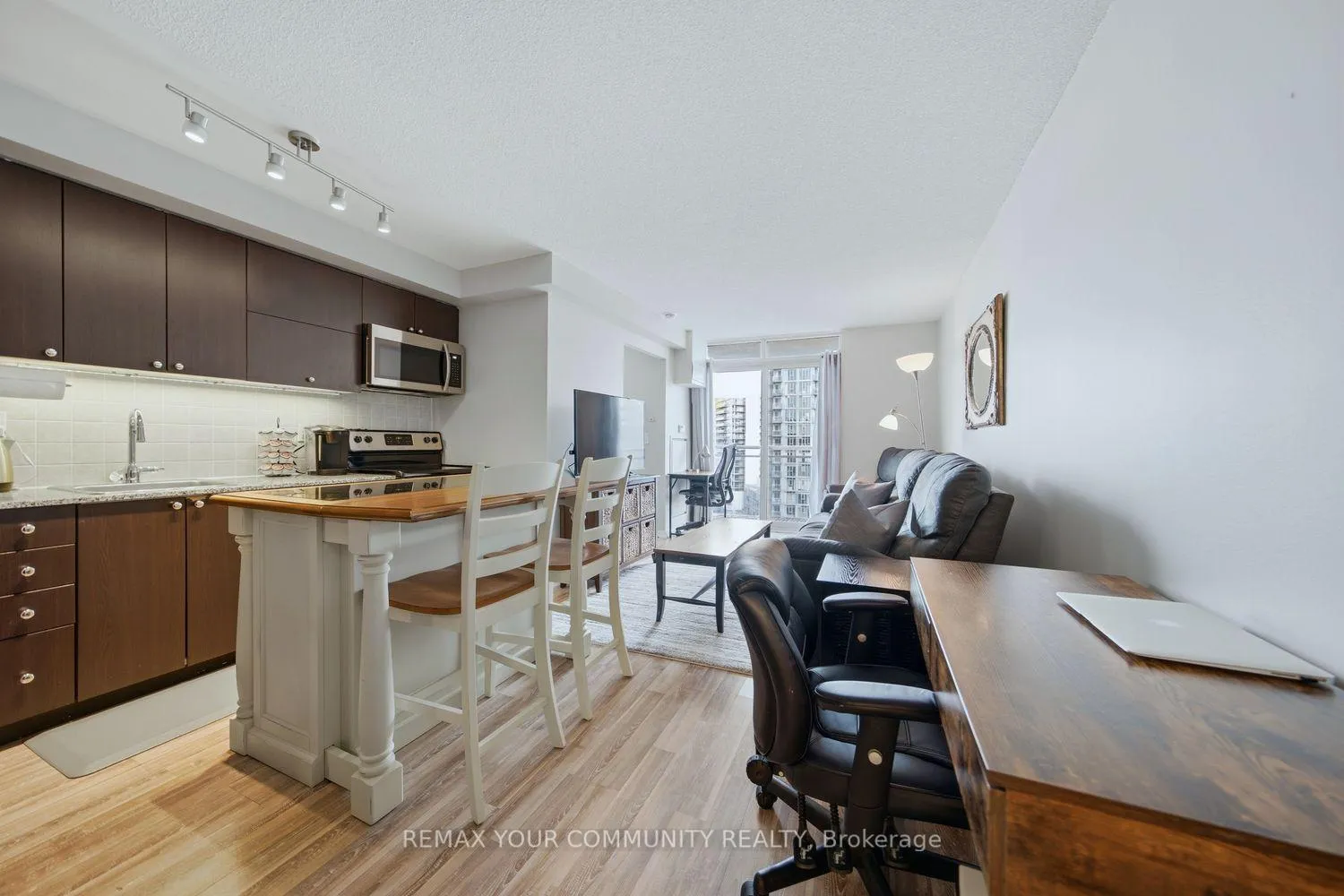 Photo 8 of Unit 1526, 38 Joe Shuster Way, Toronto, South Parkdale — HOMEH