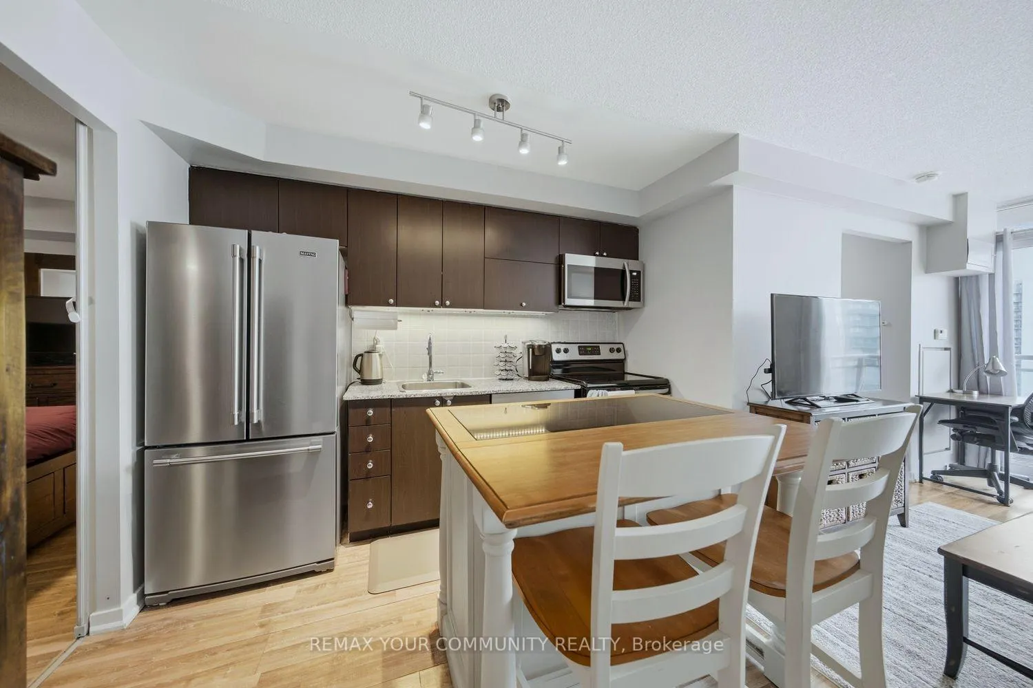 Photo 9 of Unit 1526, 38 Joe Shuster Way, Toronto, South Parkdale — HOMEH
