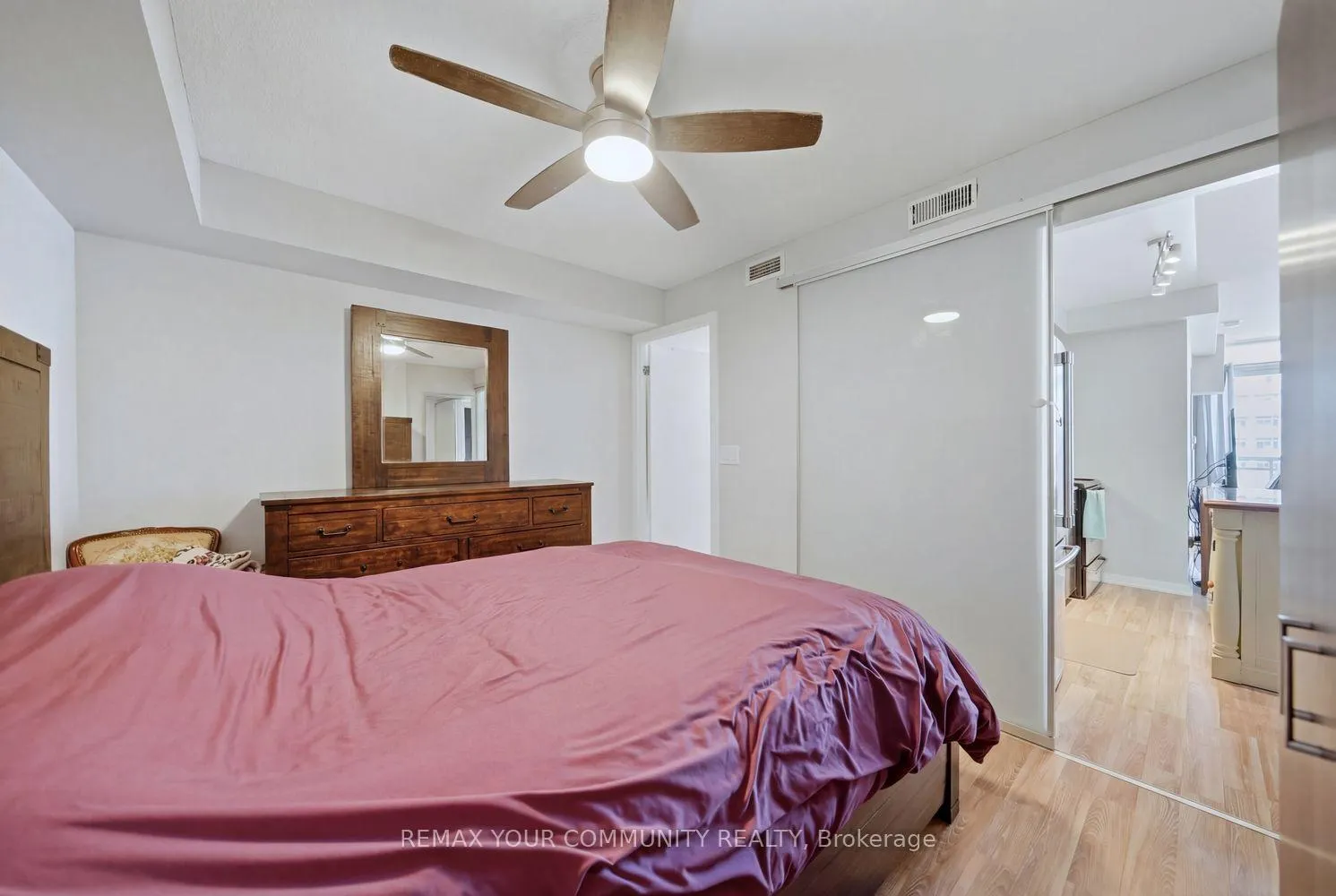 Photo 25 of Unit 1526, 38 Joe Shuster Way, Toronto, South Parkdale — HOMEH