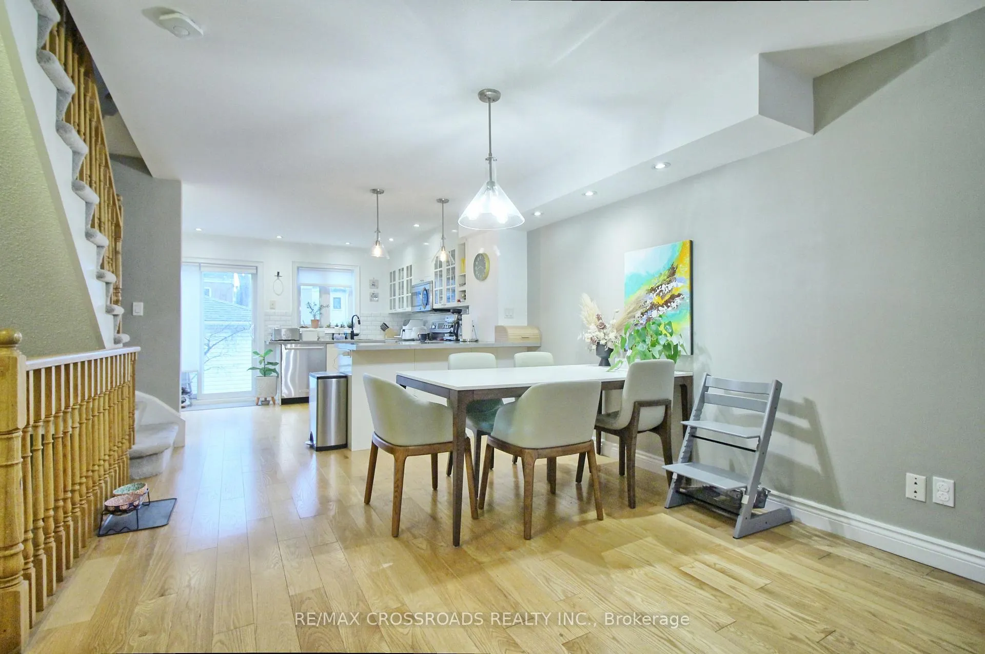 Photo 6 of 20 Brick Court, Toronto, Greenwood-Coxwell — HOMEH