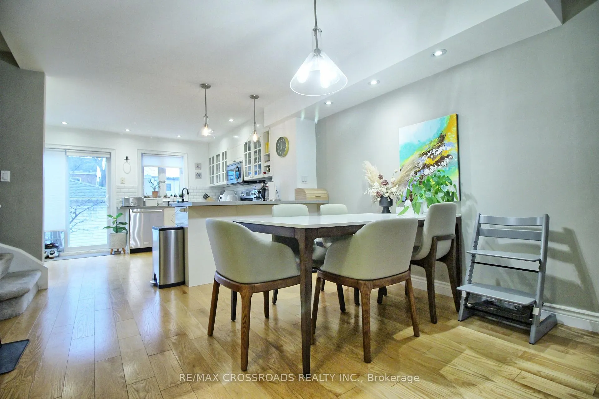 Photo 7 of 20 Brick Court, Toronto, Greenwood-Coxwell — HOMEH