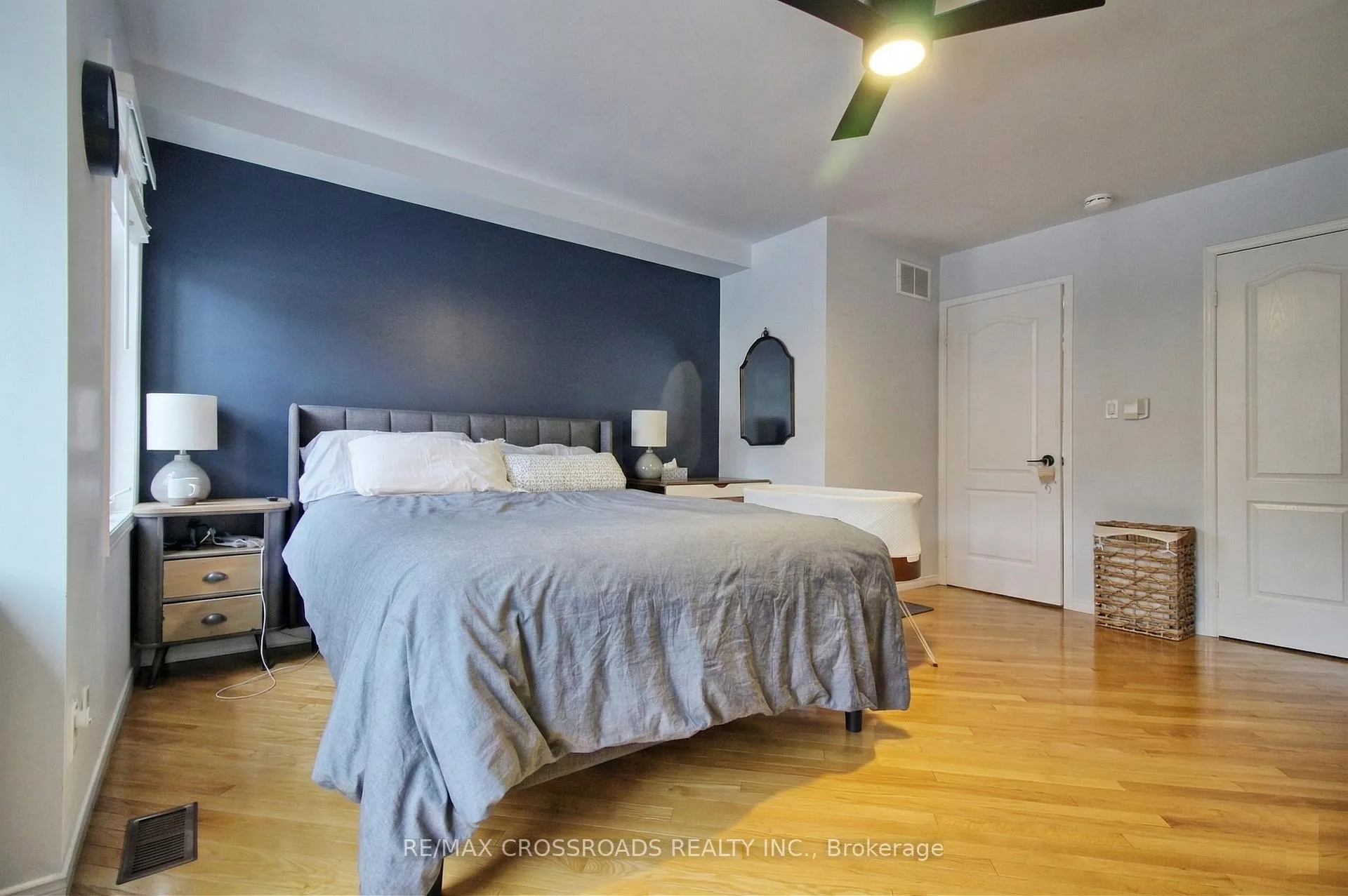 Photo 13 of 20 Brick Court, Toronto, Greenwood-Coxwell — HOMEH