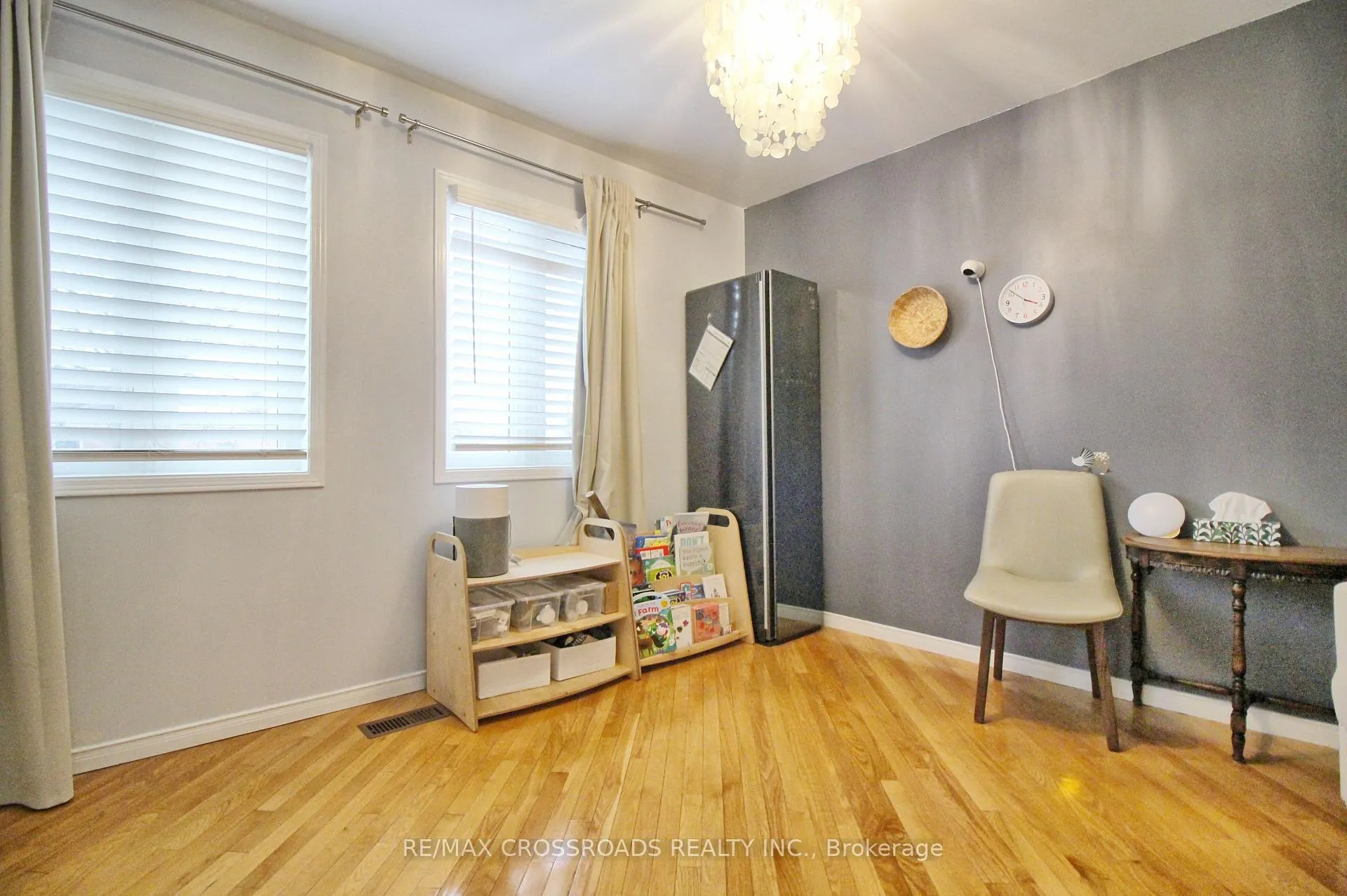 Photo 15 of 20 Brick Court, Toronto, Greenwood-Coxwell — HOMEH