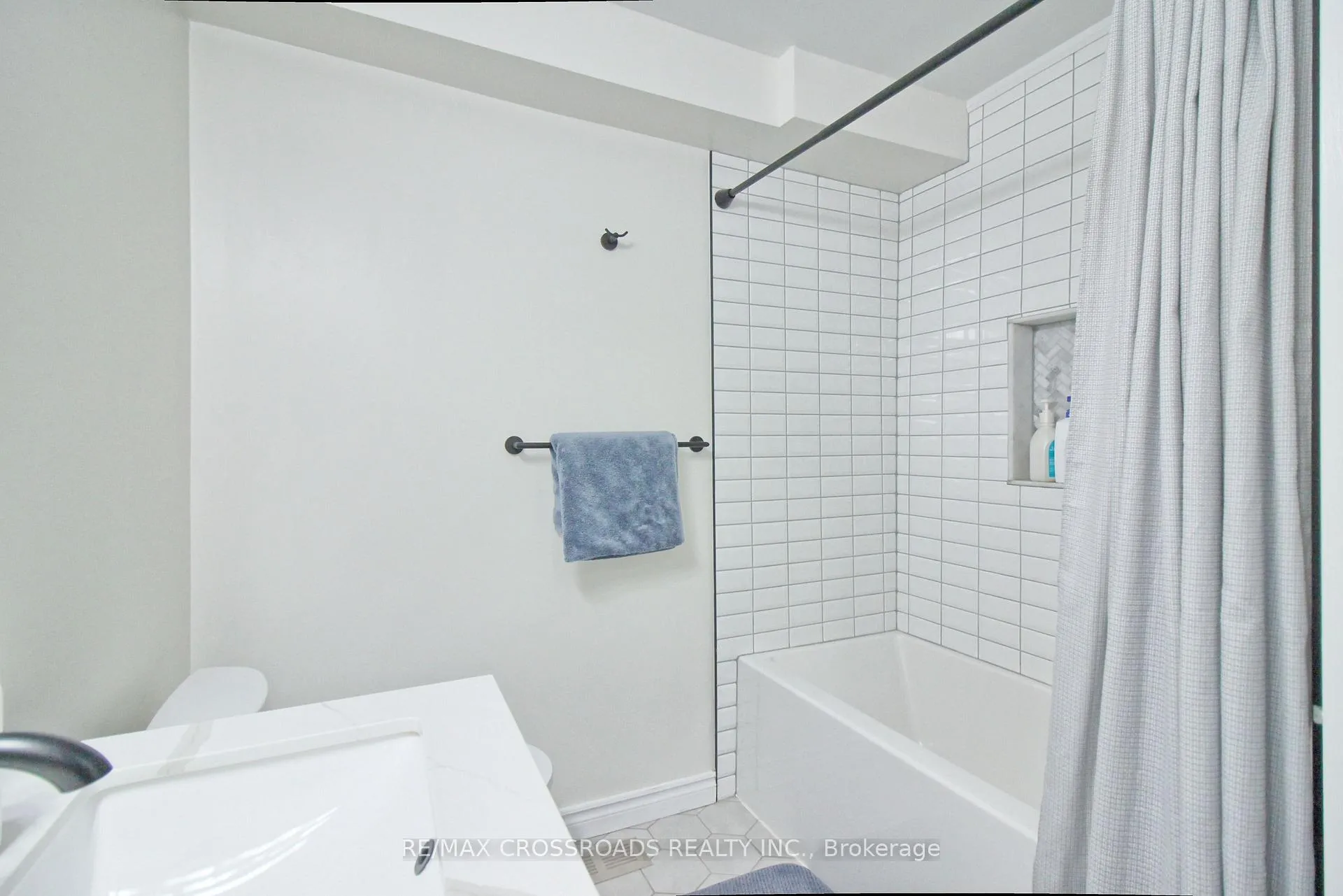Photo 18 of 20 Brick Court, Toronto, Greenwood-Coxwell — HOMEH