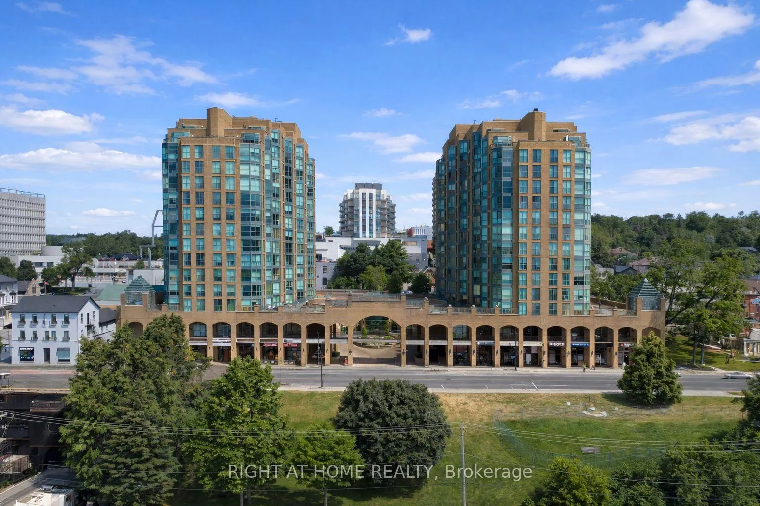 Photo 1 of Unit 807, 140 Dunlop Street E, Barrie, City Centre — HOMEH