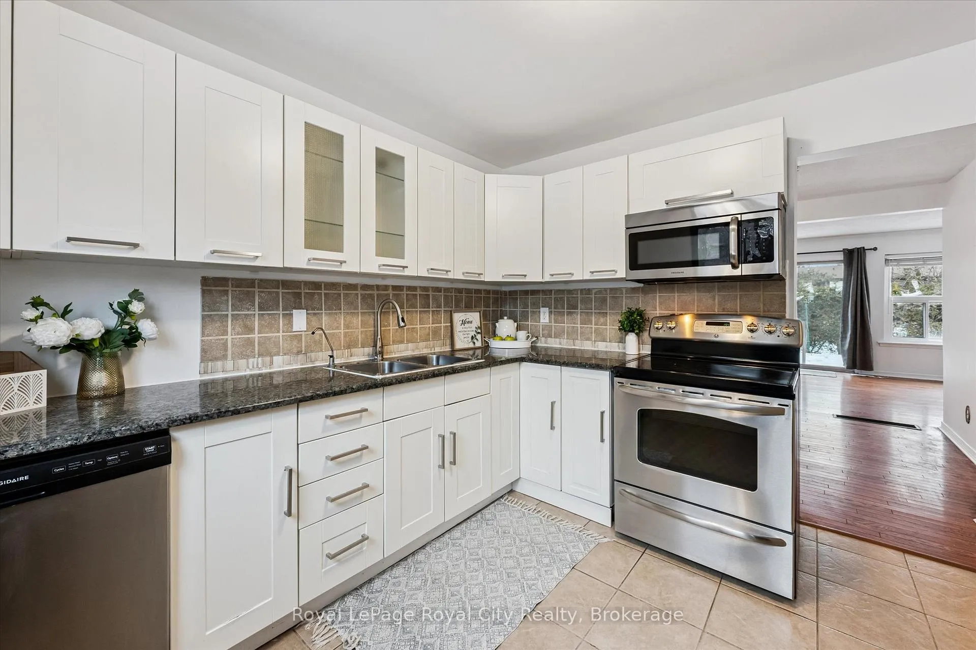 Photo 8 of Unit 21, 45 Marksam Road, Guelph, Willow West/Sugarbush/West Acres — HOMEH