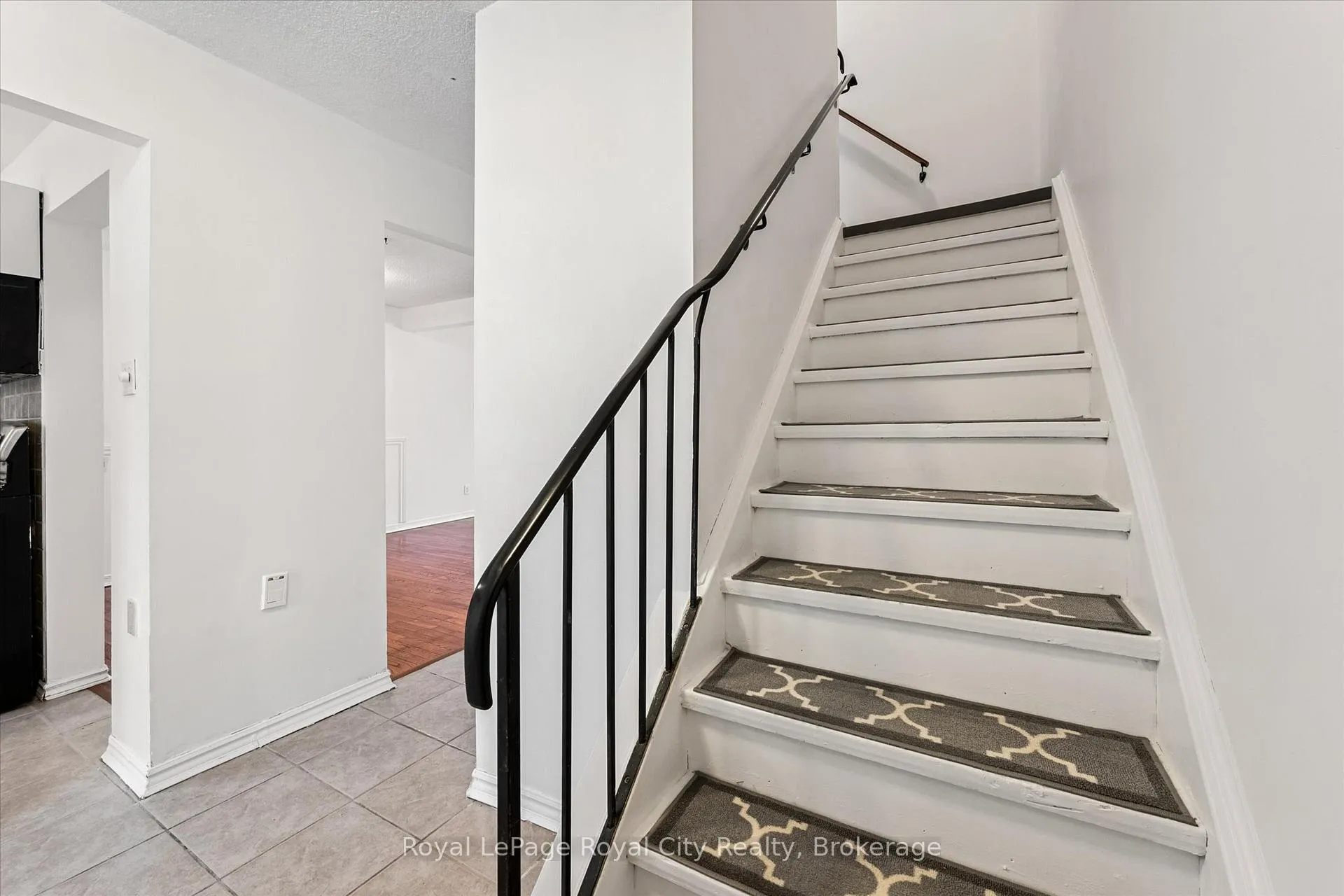 Photo 13 of Unit 21, 45 Marksam Road, Guelph, Willow West/Sugarbush/West Acres — HOMEH