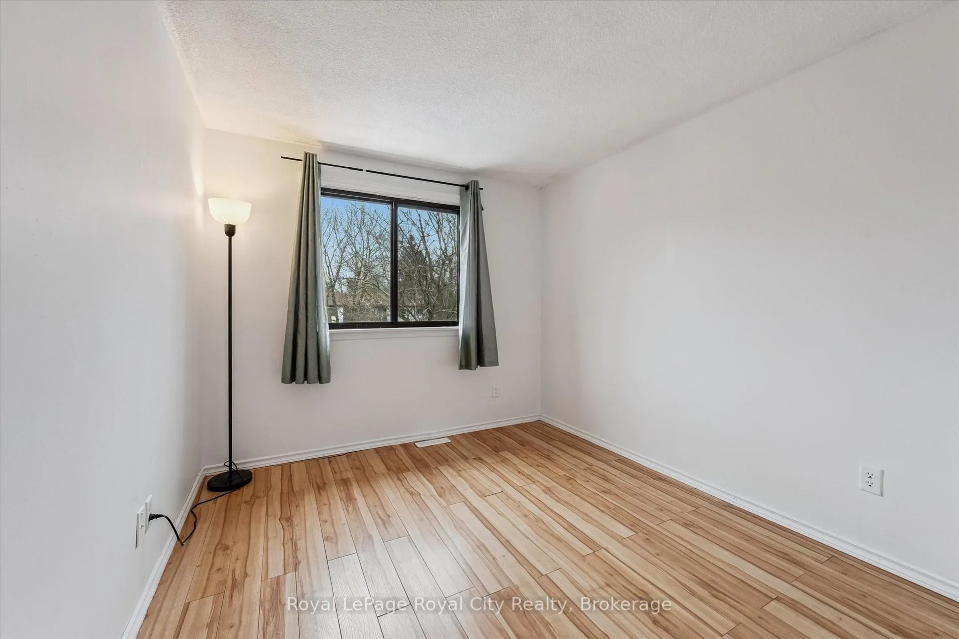 Photo 19 of Unit 21, 45 Marksam Road, Guelph, Willow West/Sugarbush/West Acres — HOMEH