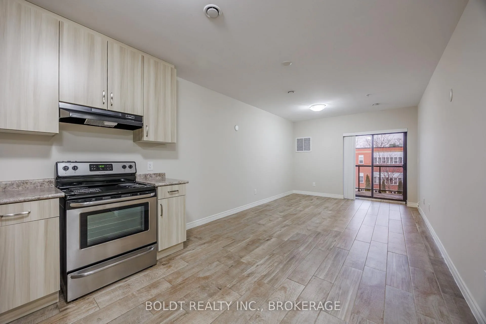 Photo 5 of Unit 304, 5837 Dunn Street, Niagara Falls, Dorchester — HOMEH