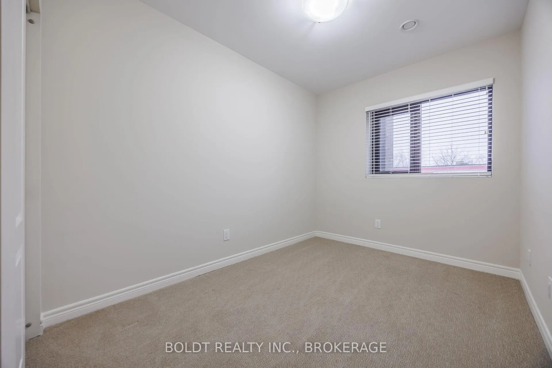 Photo 6 of Unit 304, 5837 Dunn Street, Niagara Falls, Dorchester — HOMEH