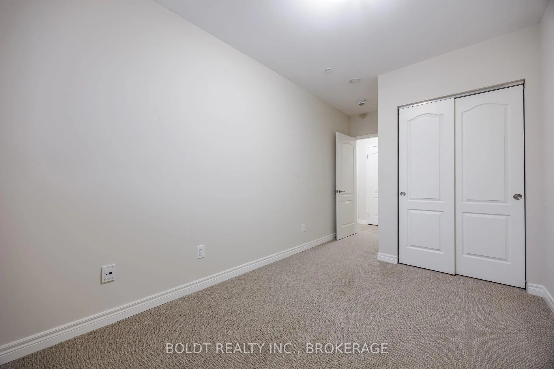 Photo 7 of Unit 304, 5837 Dunn Street, Niagara Falls, Dorchester — HOMEH