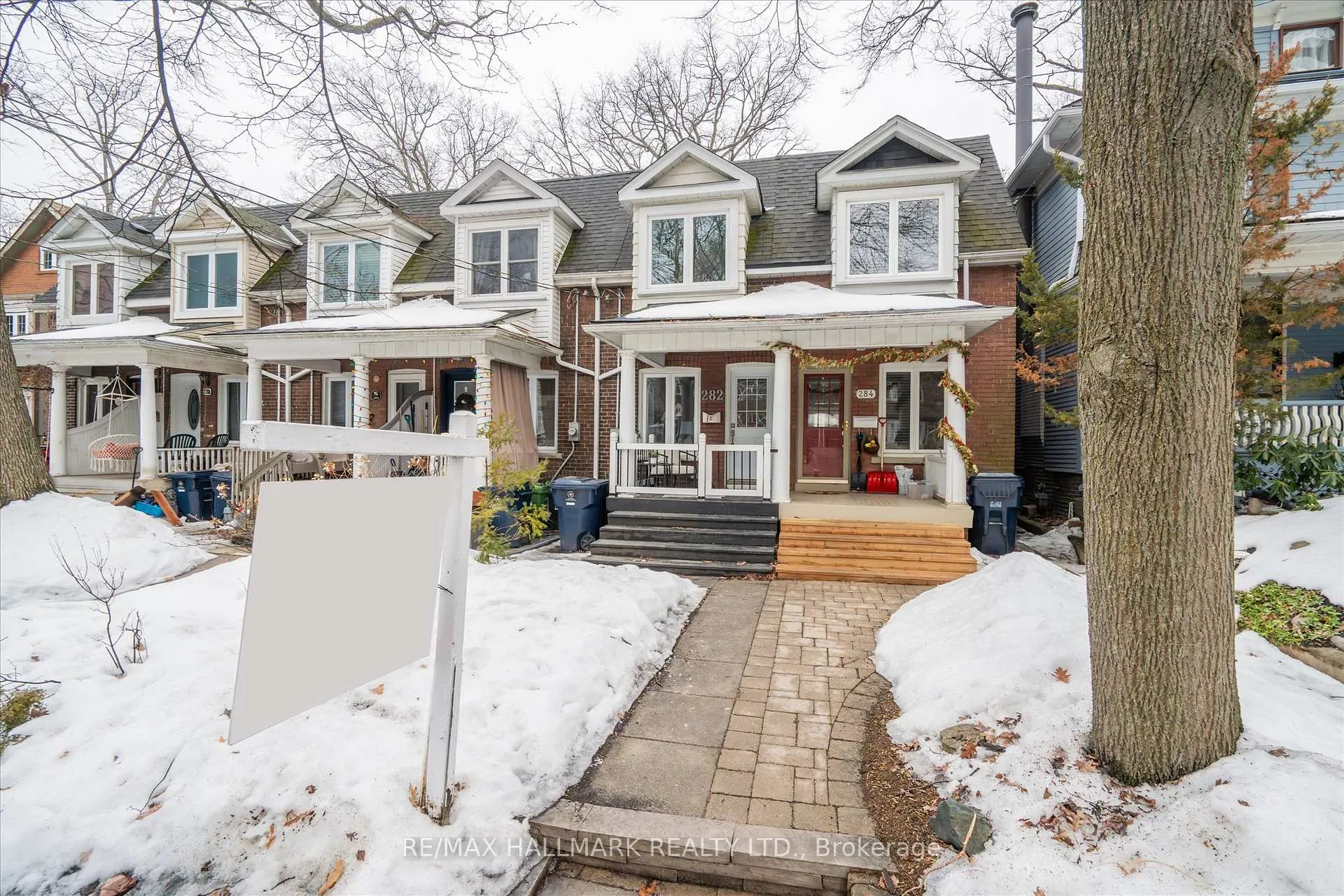 Photo 3 of 282 Lee Avenue, Toronto, The Beaches — HOMEH
