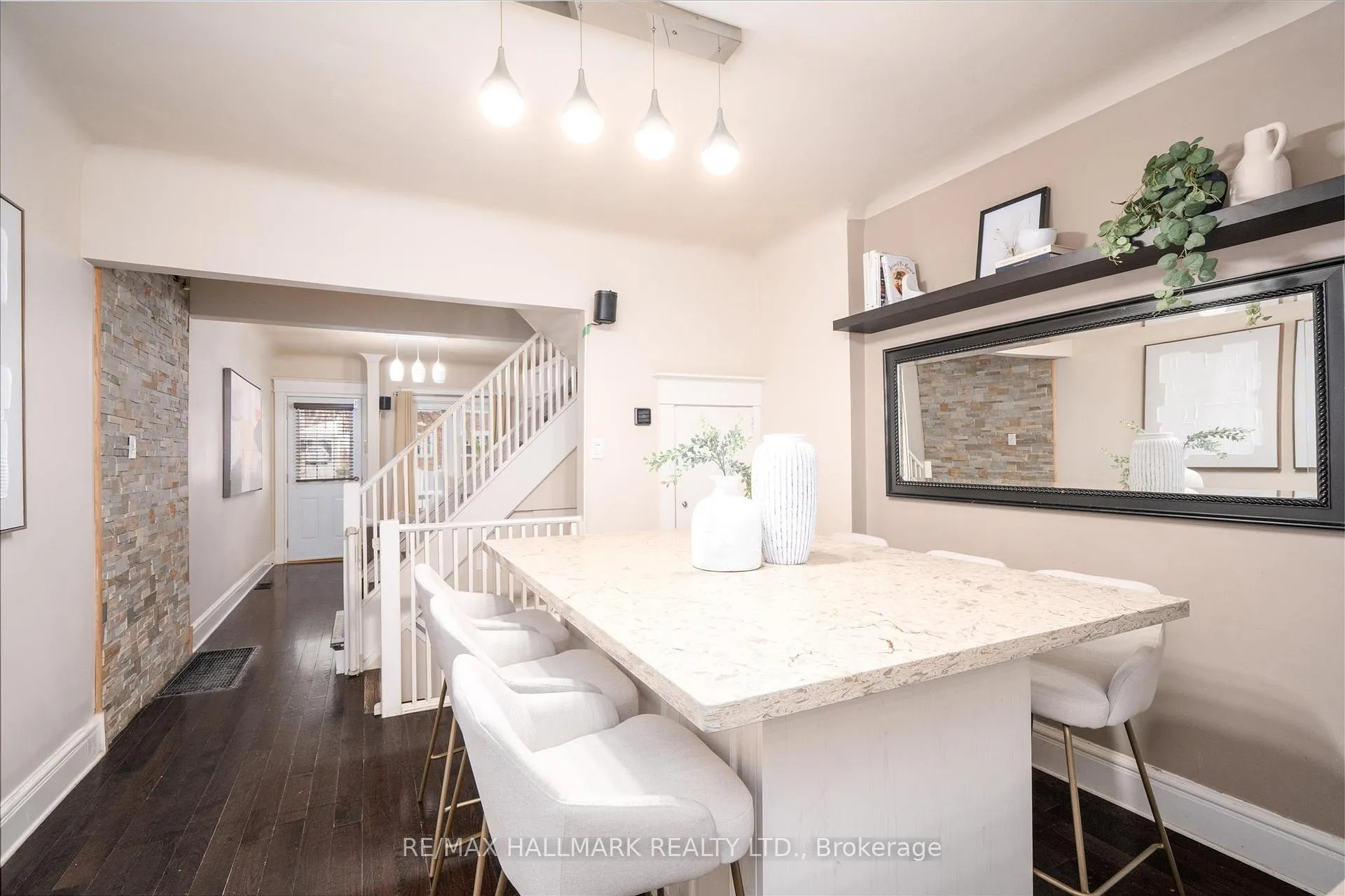 Photo 10 of 282 Lee Avenue, Toronto, The Beaches — HOMEH