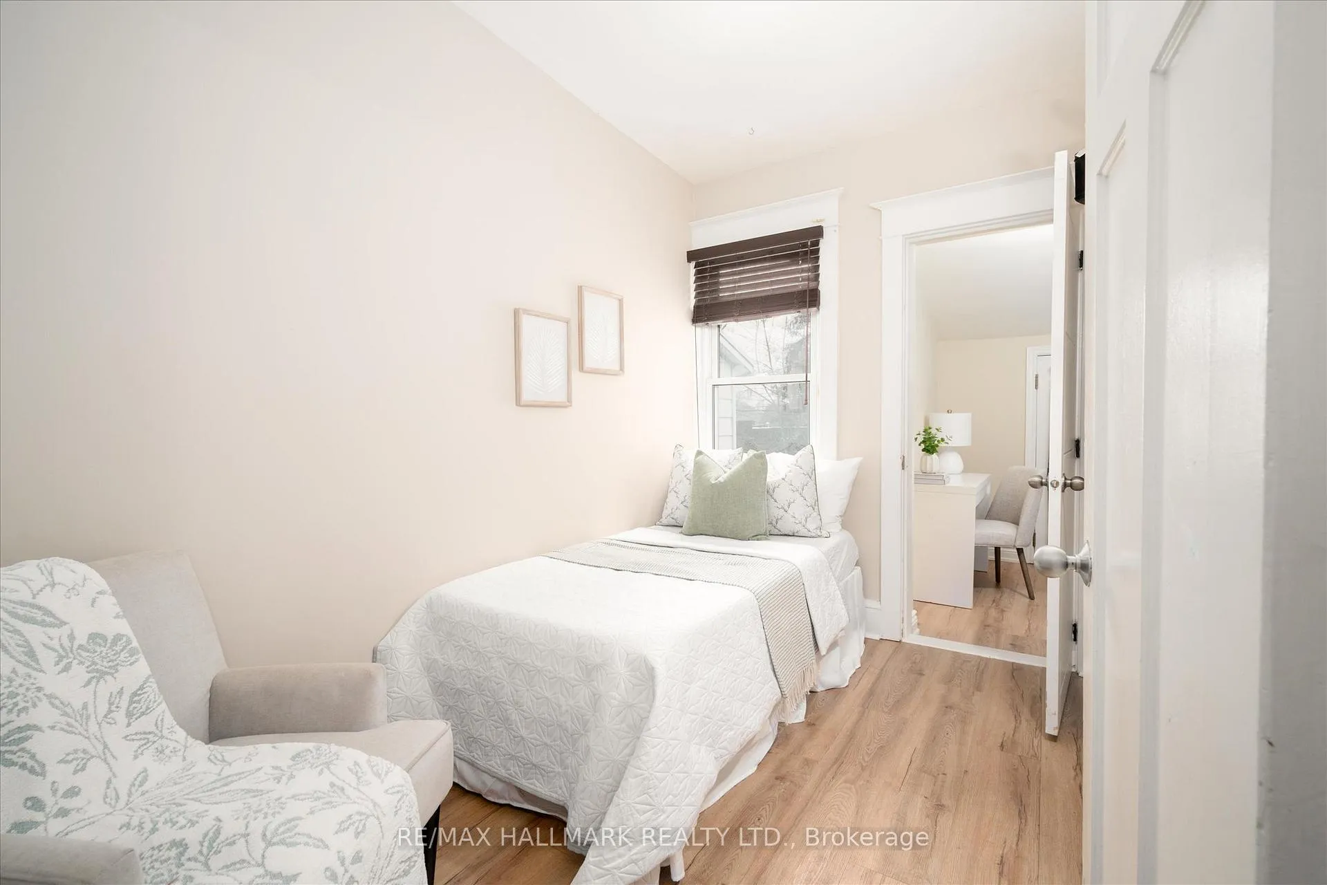Photo 15 of 282 Lee Avenue, Toronto, The Beaches — HOMEH