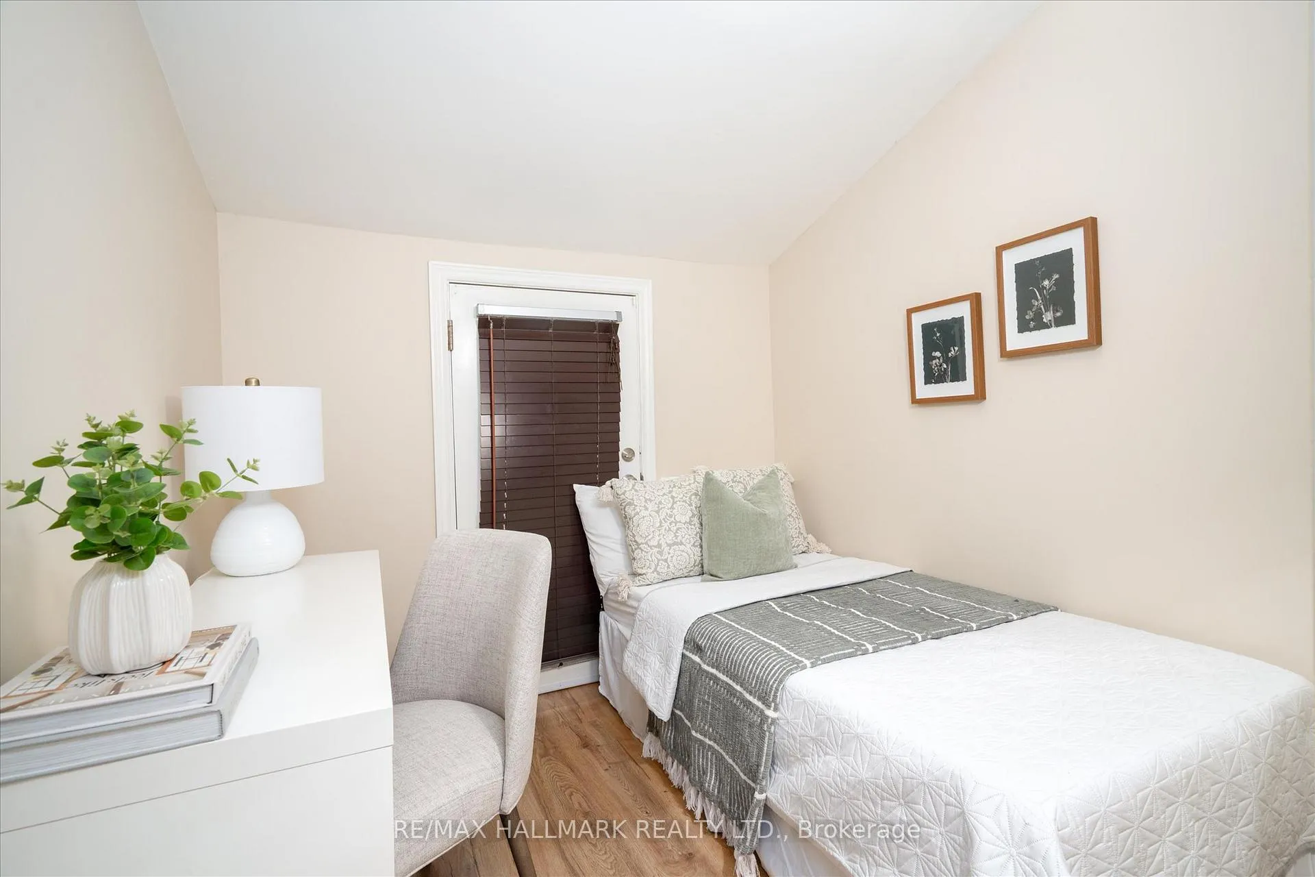 Photo 16 of 282 Lee Avenue, Toronto, The Beaches — HOMEH