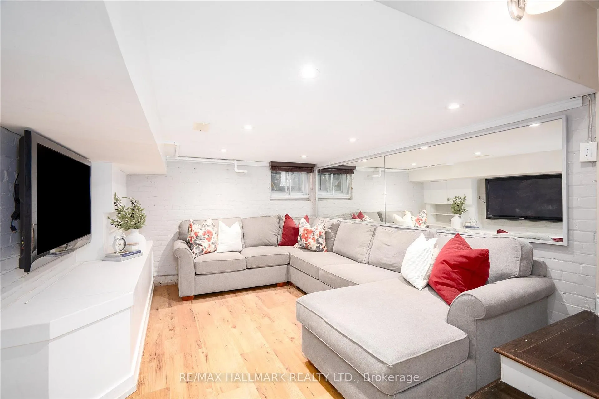 Photo 18 of 282 Lee Avenue, Toronto, The Beaches — HOMEH