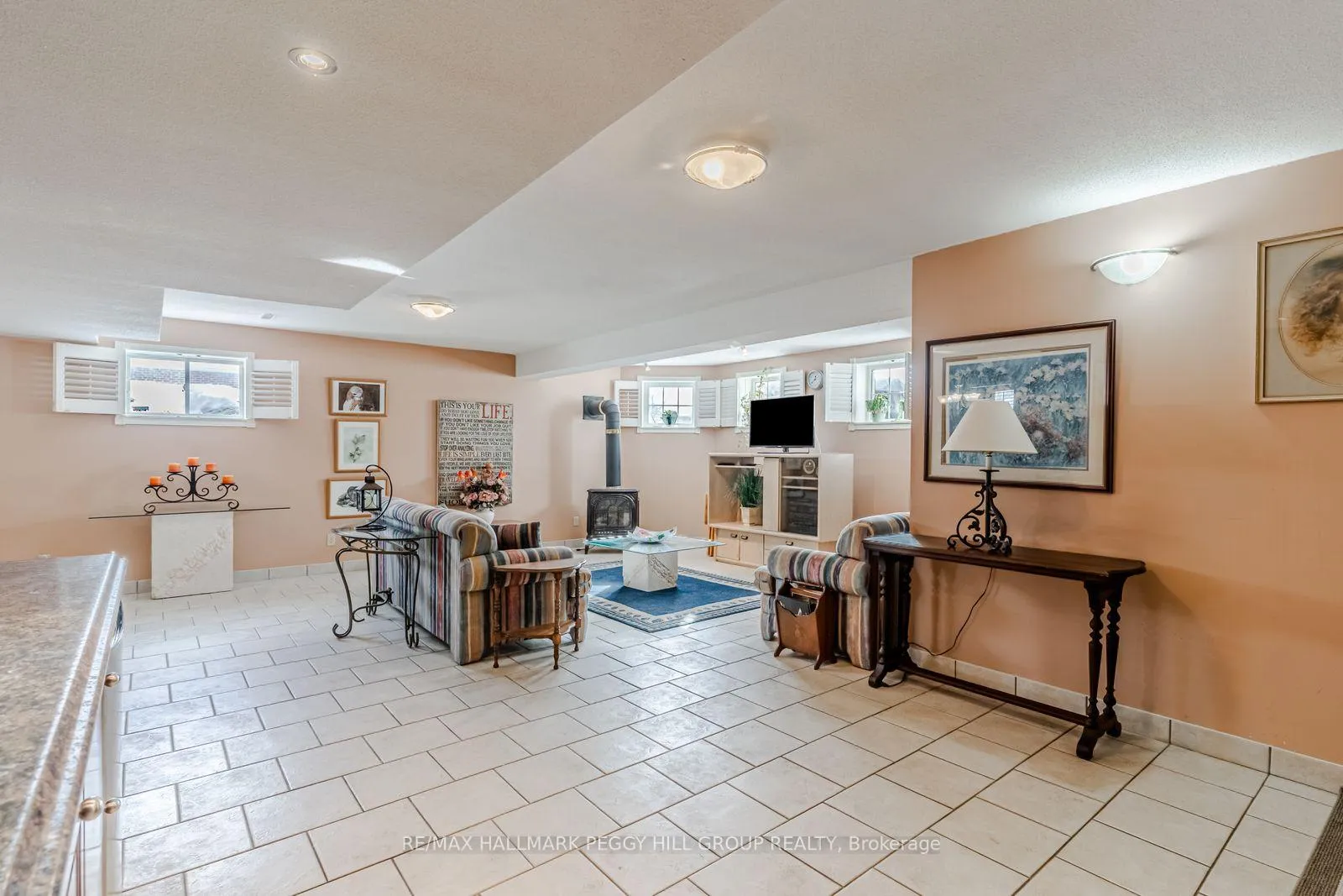 Photo 11 of 25 Kell Place, Barrie, Bayshore — HOMEH