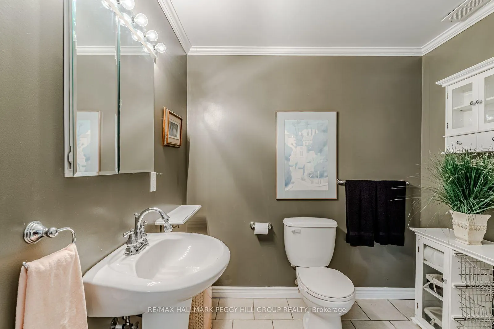 Photo 14 of 25 Kell Place, Barrie, Bayshore — HOMEH