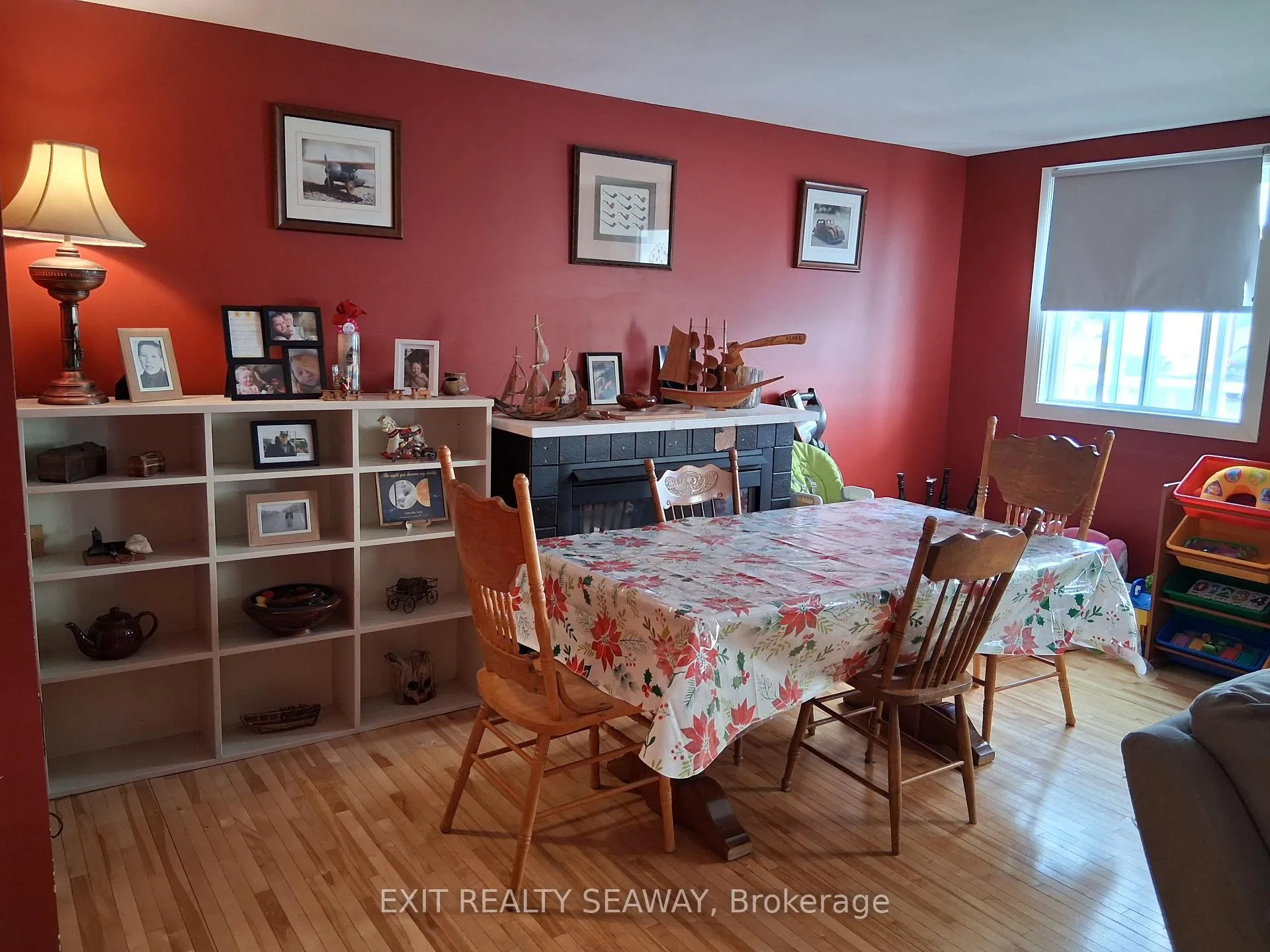 Photo 3 of 303 Eleventh Street W, Cornwall — HOMEH