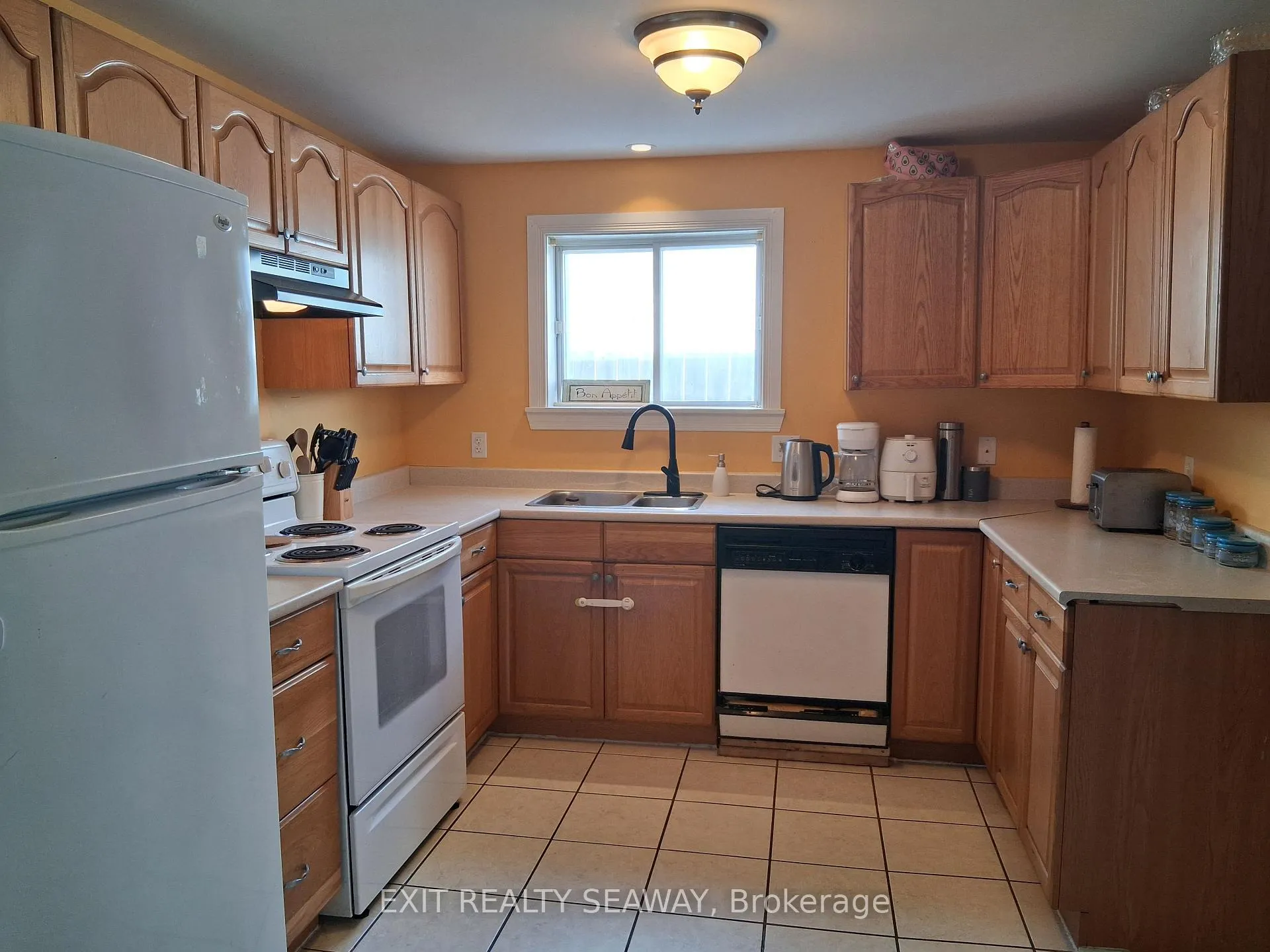 Photo 5 of 303 Eleventh Street W, Cornwall — HOMEH