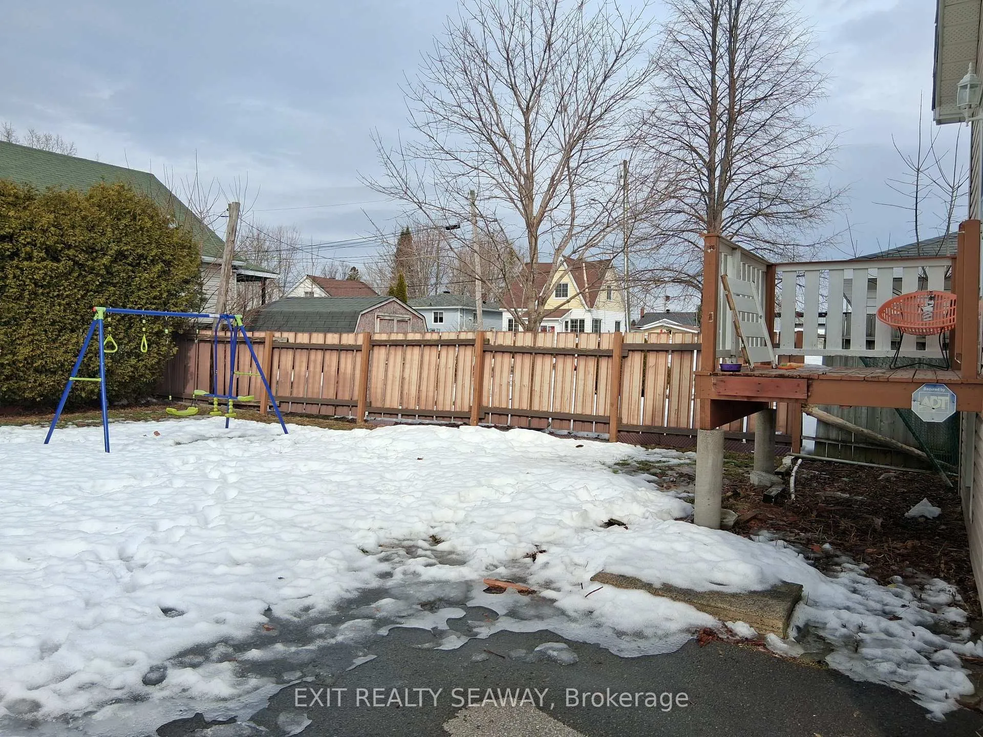 Photo 11 of 303 Eleventh Street W, Cornwall — HOMEH