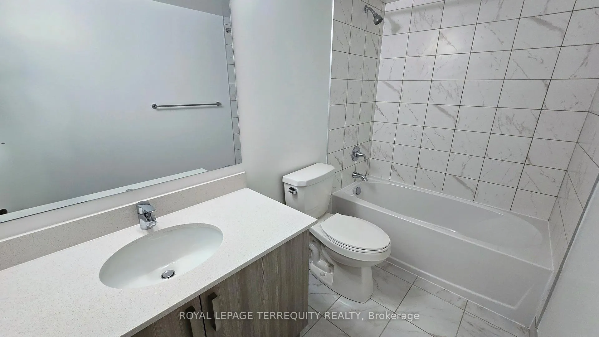 Photo 7 of Unit 406, 1010 Sandy Beach Road, Pickering, Bay Ridges — HOMEH