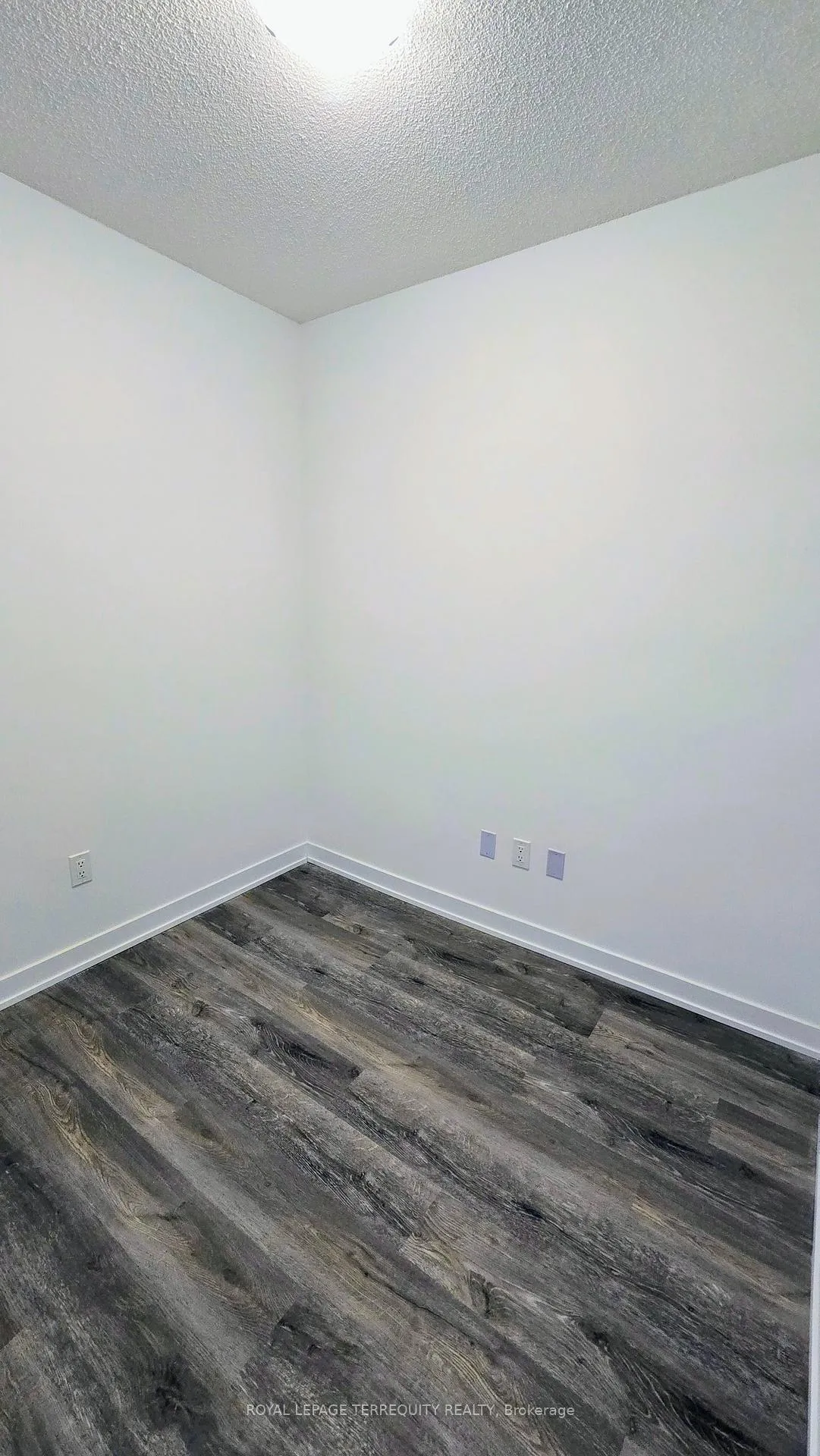 Photo 10 of Unit 406, 1010 Sandy Beach Road, Pickering, Bay Ridges — HOMEH
