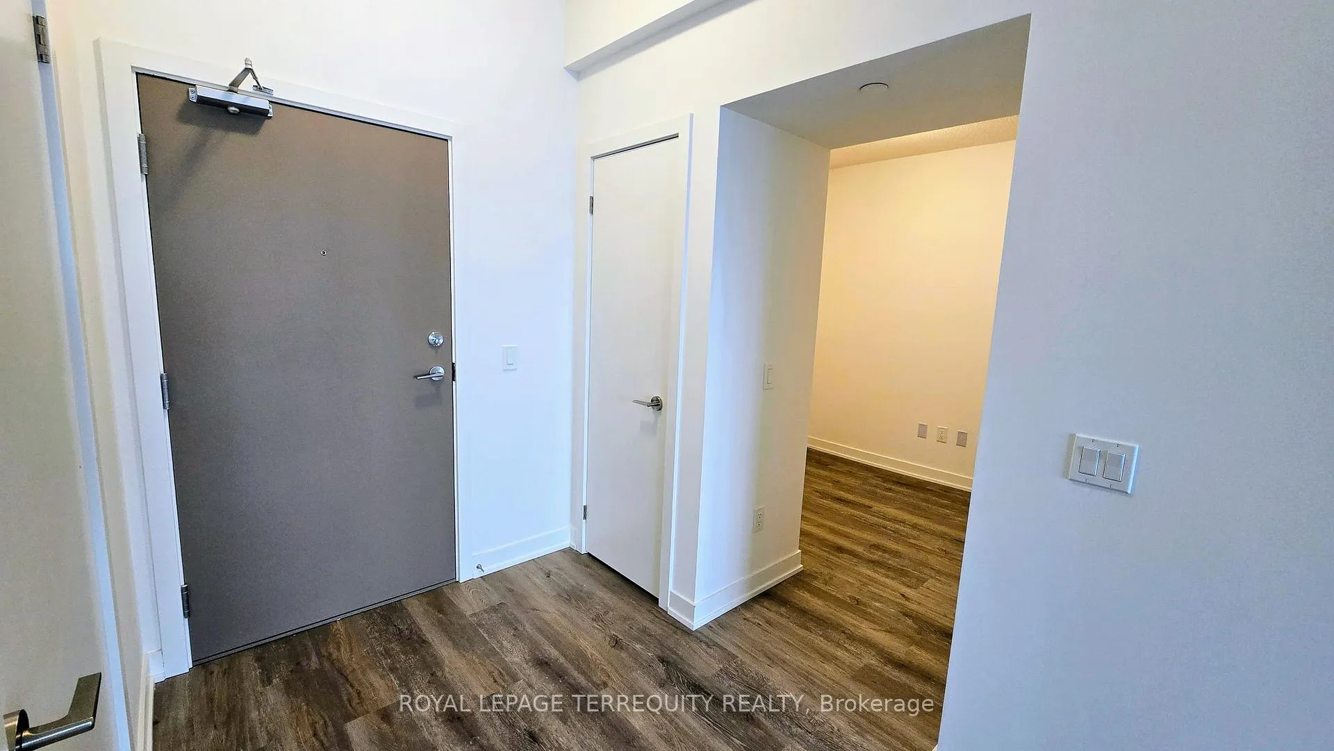 Photo 11 of Unit 406, 1010 Sandy Beach Road, Pickering, Bay Ridges — HOMEH