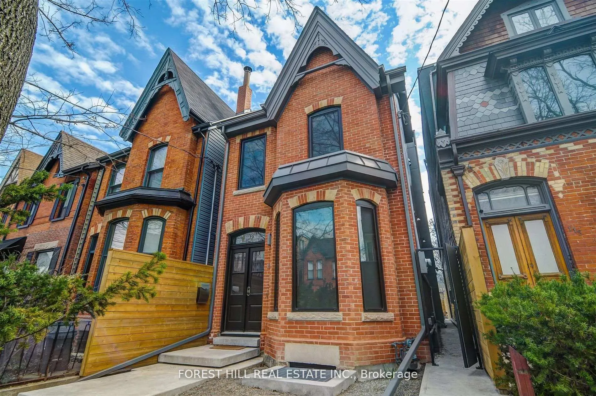 Front of Unit 1, 117 Robert Street