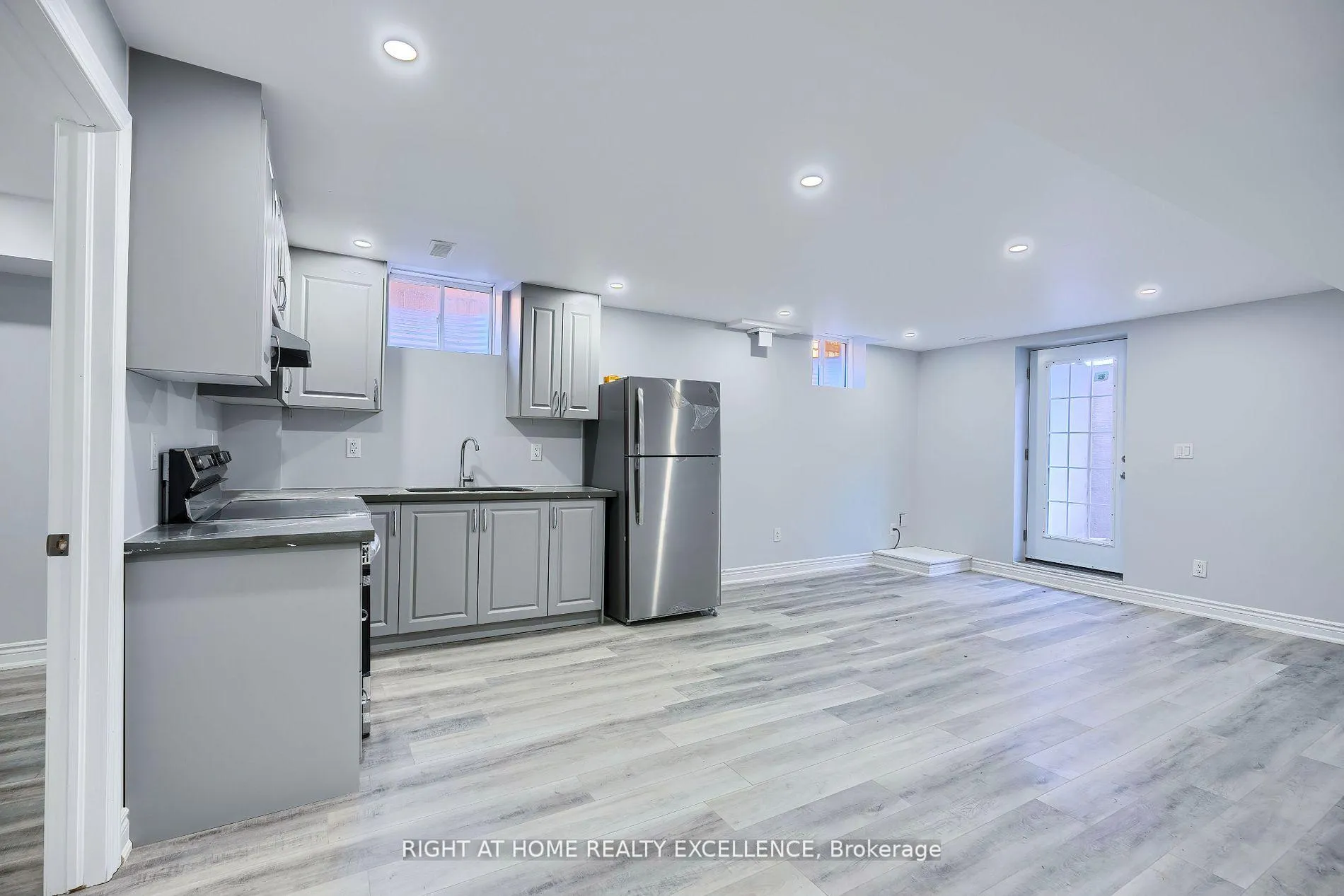 Photo 4 of Unit Lower, 36 Elverton Crescent, Brampton, Northwest Brampton — HOMEH