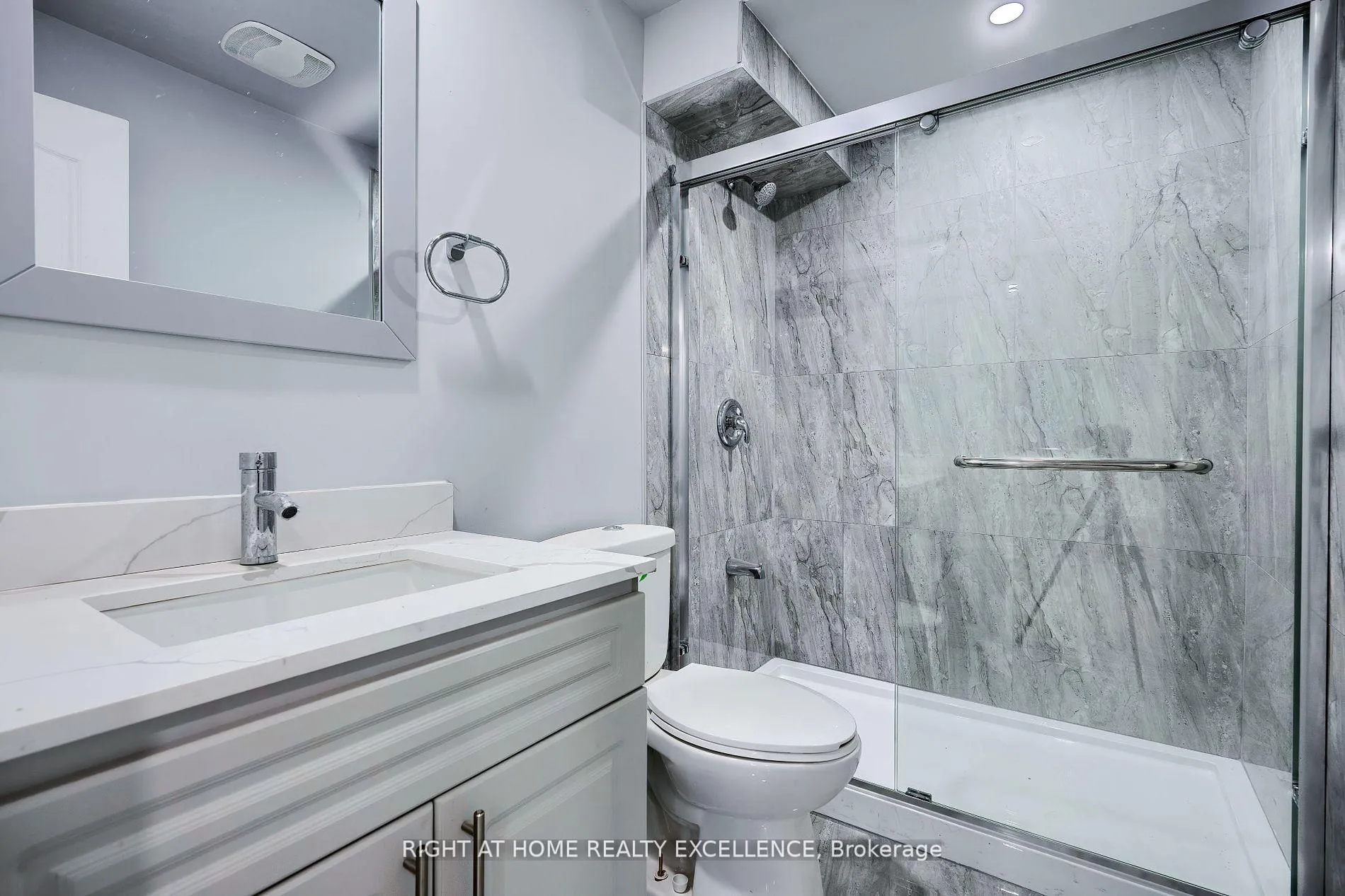 Photo 10 of Unit Lower, 36 Elverton Crescent, Brampton, Northwest Brampton — HOMEH