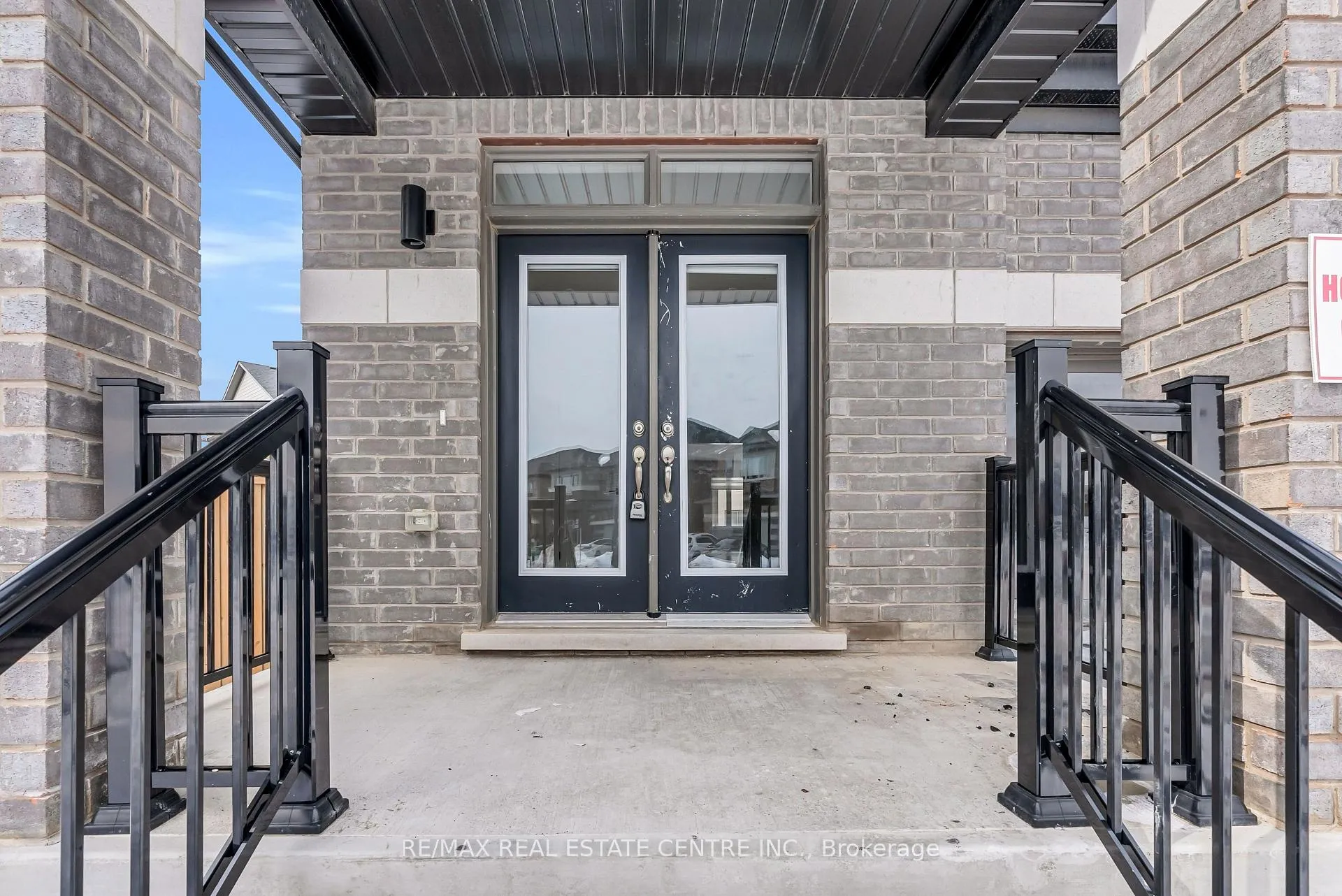 Photo 3 of 22 Spinland Street, Caledon, Rural Caledon — HOMEH