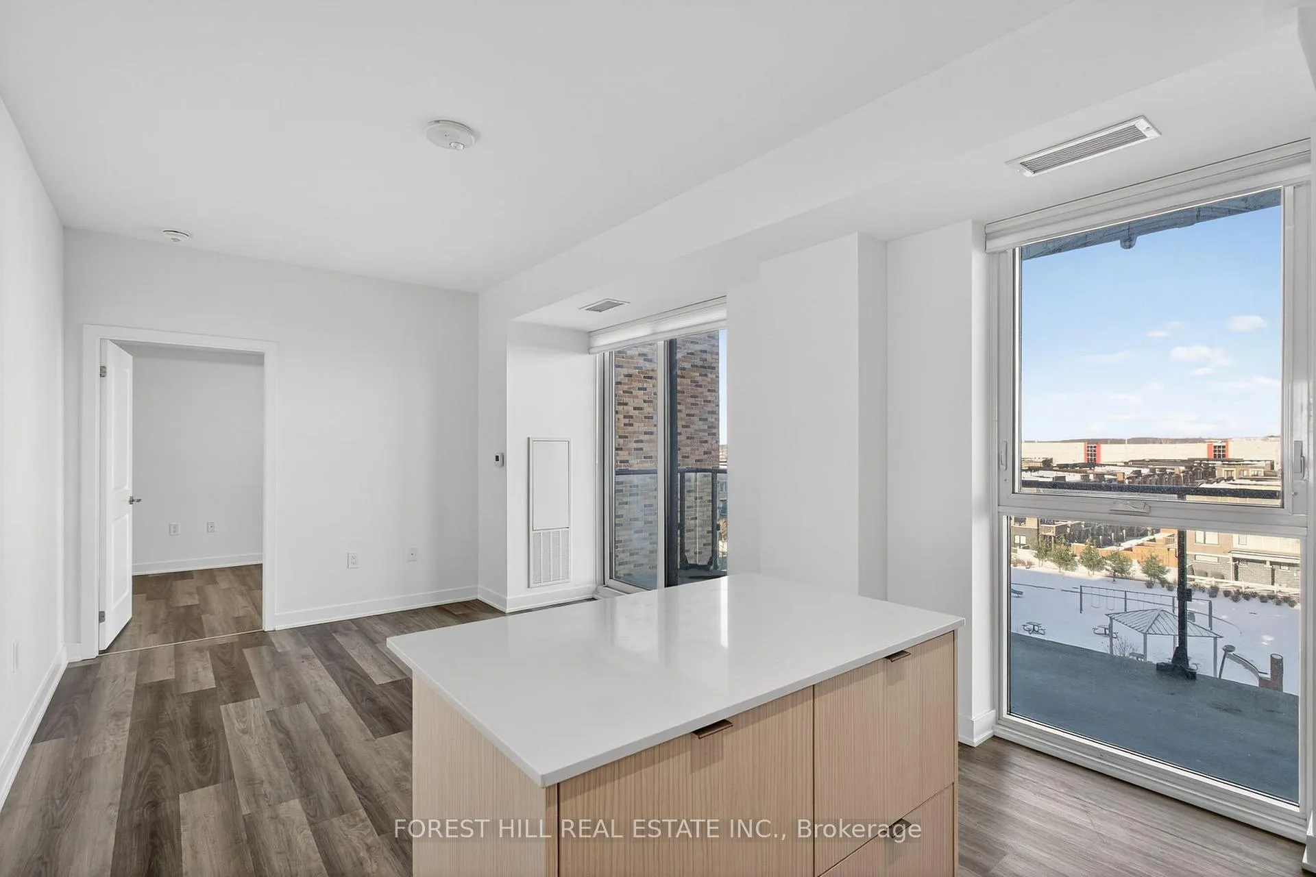 Photo 16 of Unit 529, 100 Eagle Rock Way, Vaughan, Rural Vaughan — HOMEH