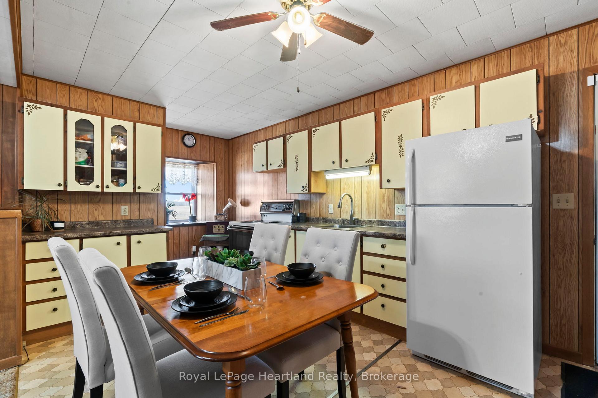 Photo 13 of 8558 Concession Rd 6, Mapleton, Rural Mapleton — HOMEH