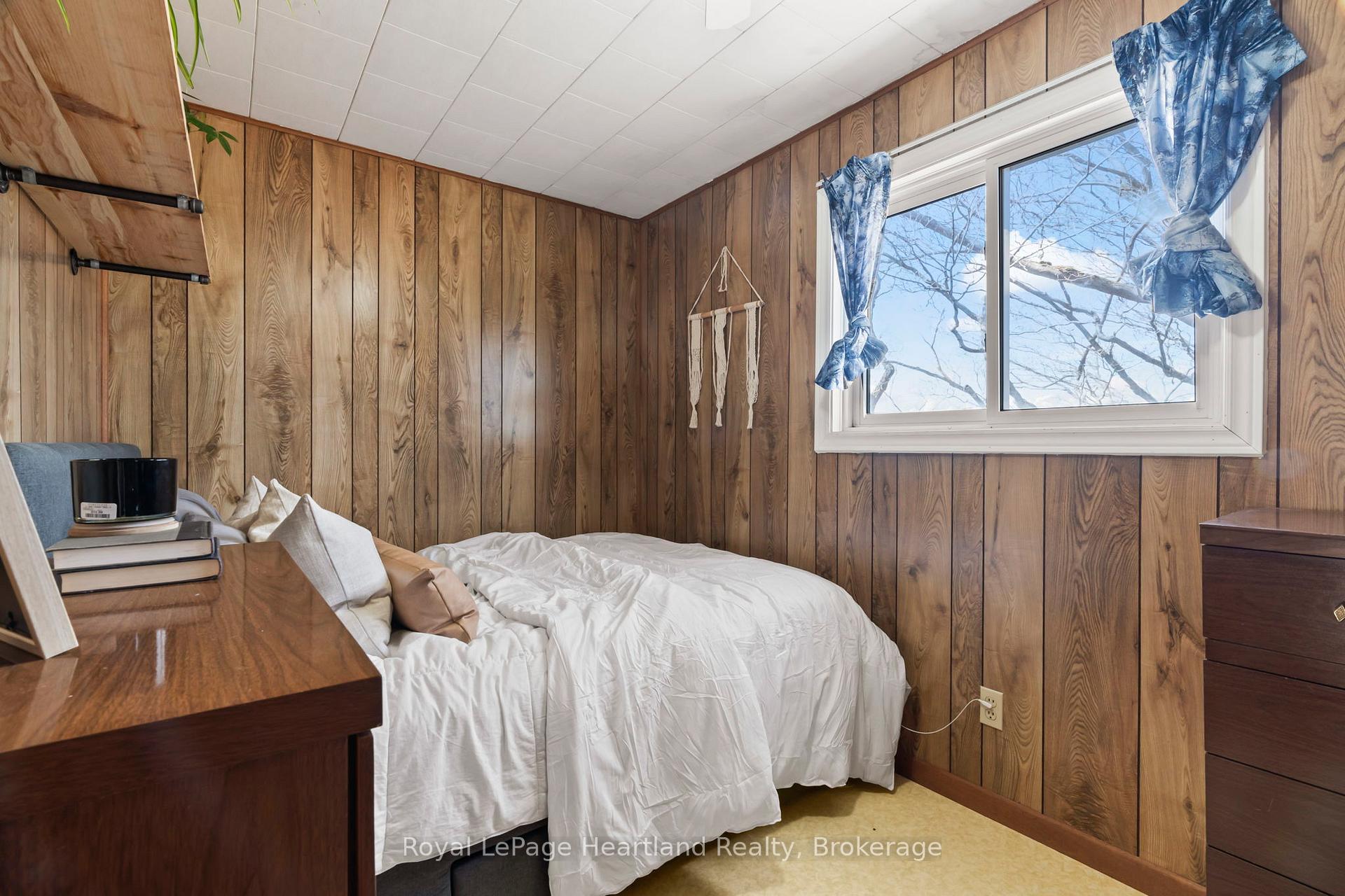 Photo 20 of 8558 Concession Rd 6, Mapleton, Rural Mapleton — HOMEH