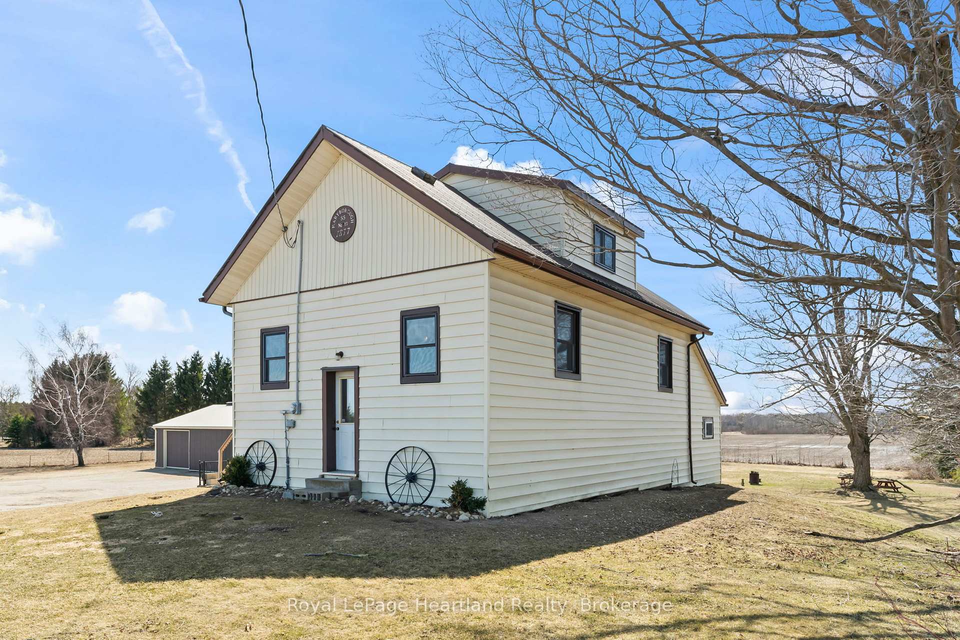 Photo 23 of 8558 Concession Rd 6, Mapleton, Rural Mapleton — HOMEH