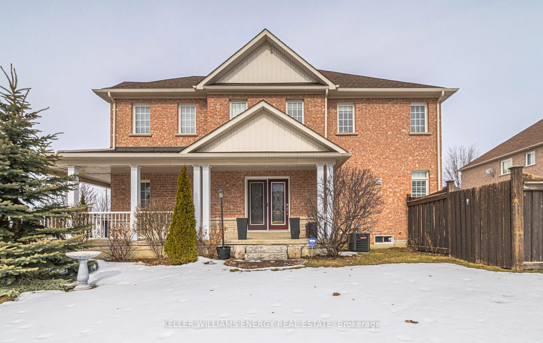 Photo 4 of 972 Greenleaf Circle, Oshawa, Taunton — HOMEH