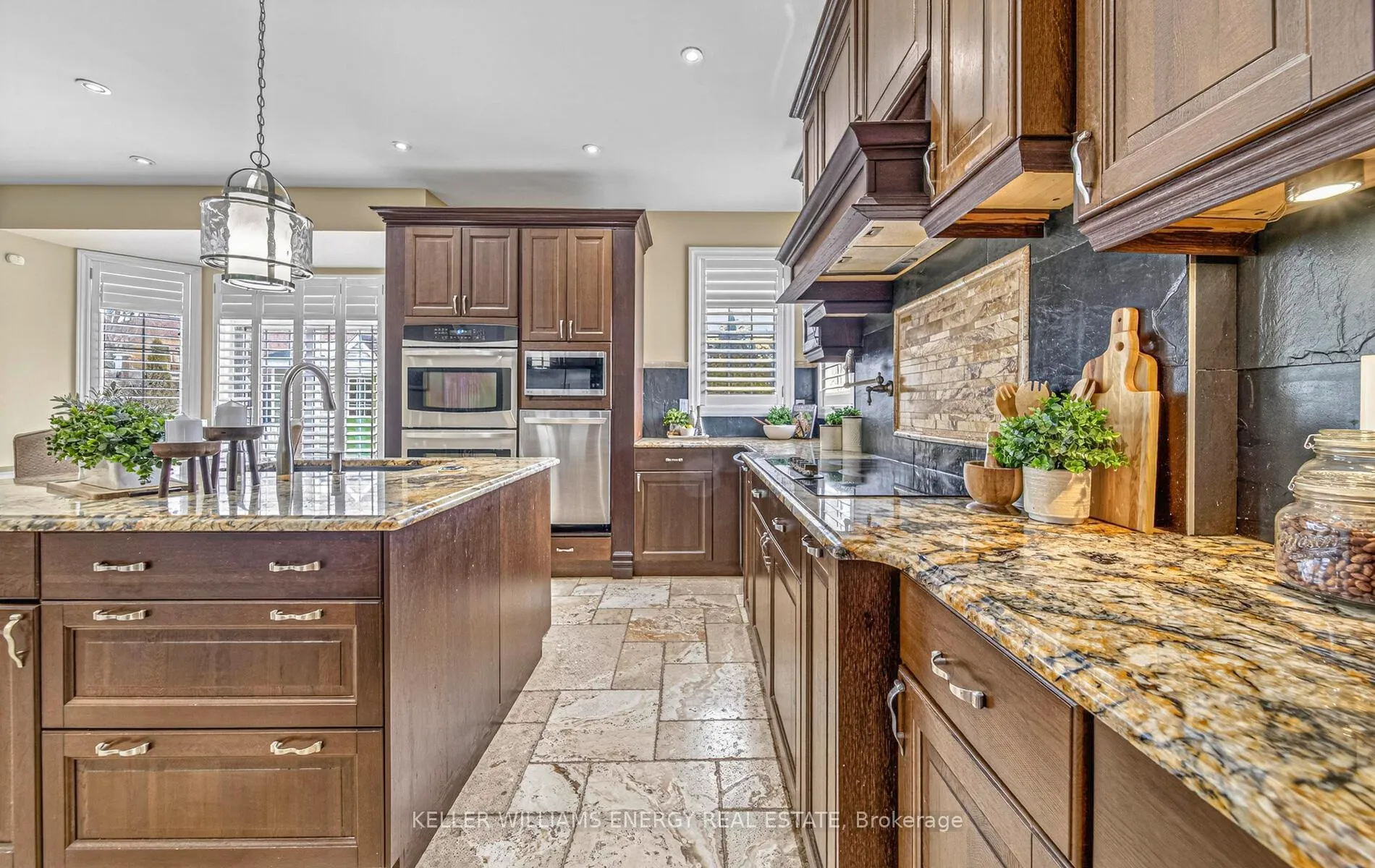 Photo 11 of 972 Greenleaf Circle, Oshawa, Taunton — HOMEH