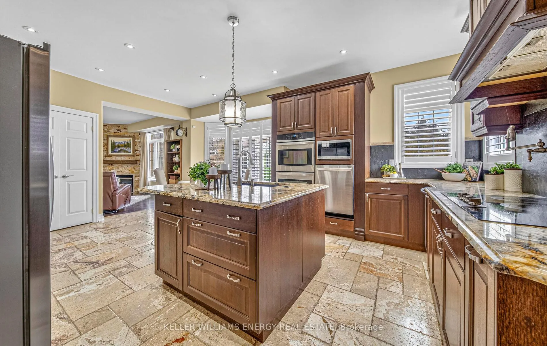 Photo 12 of 972 Greenleaf Circle, Oshawa, Taunton — HOMEH