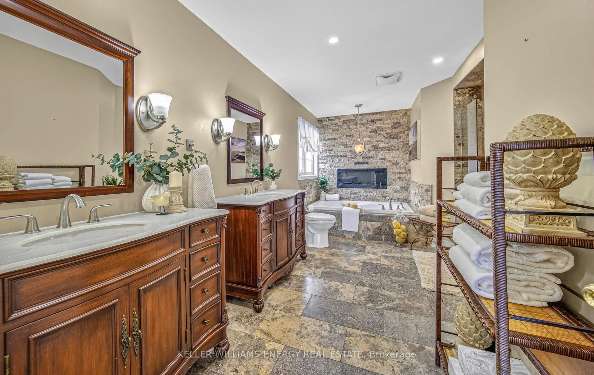 Photo 32 of 972 Greenleaf Circle, Oshawa, Taunton — HOMEH
