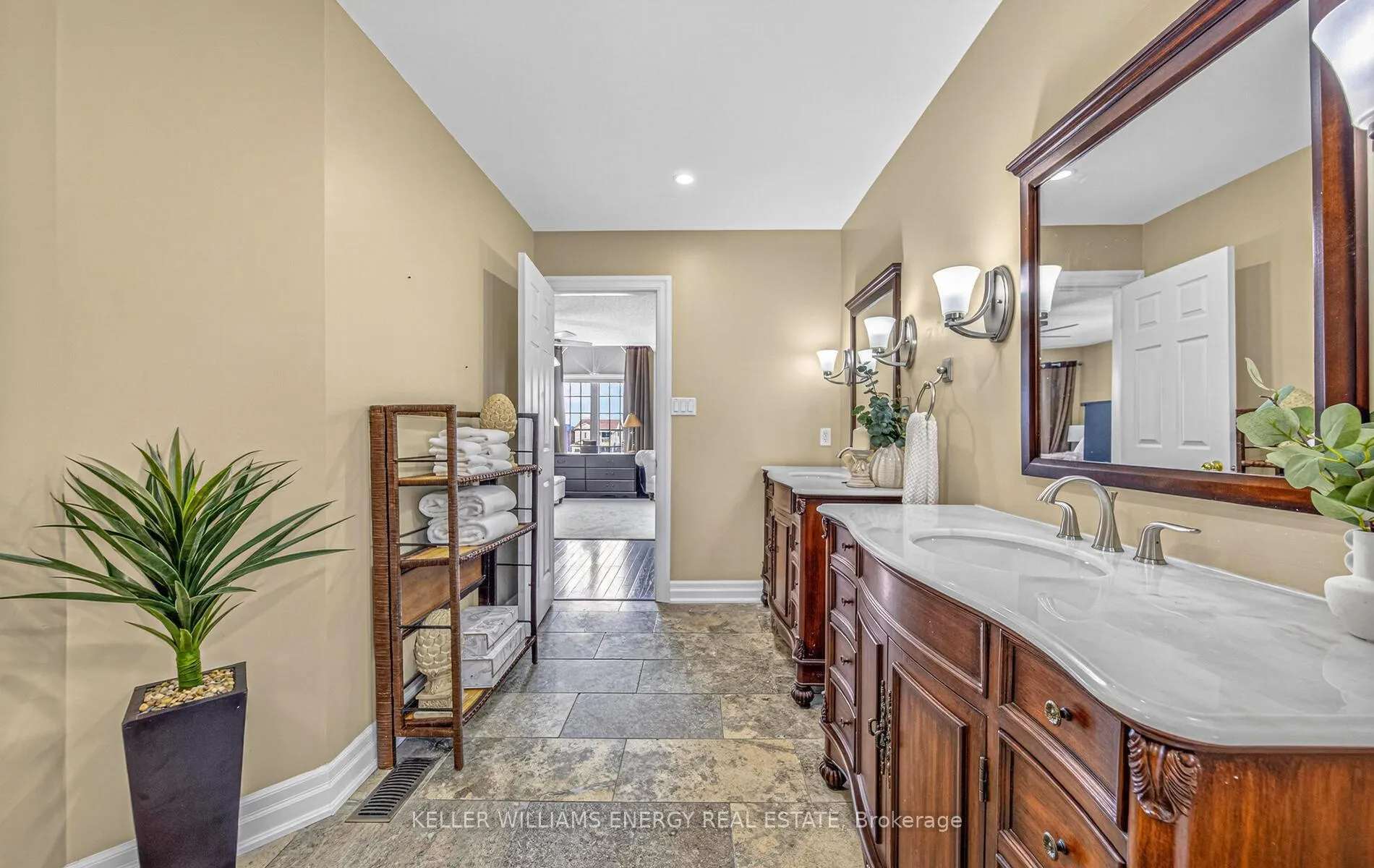 Photo 34 of 972 Greenleaf Circle, Oshawa, Taunton — HOMEH