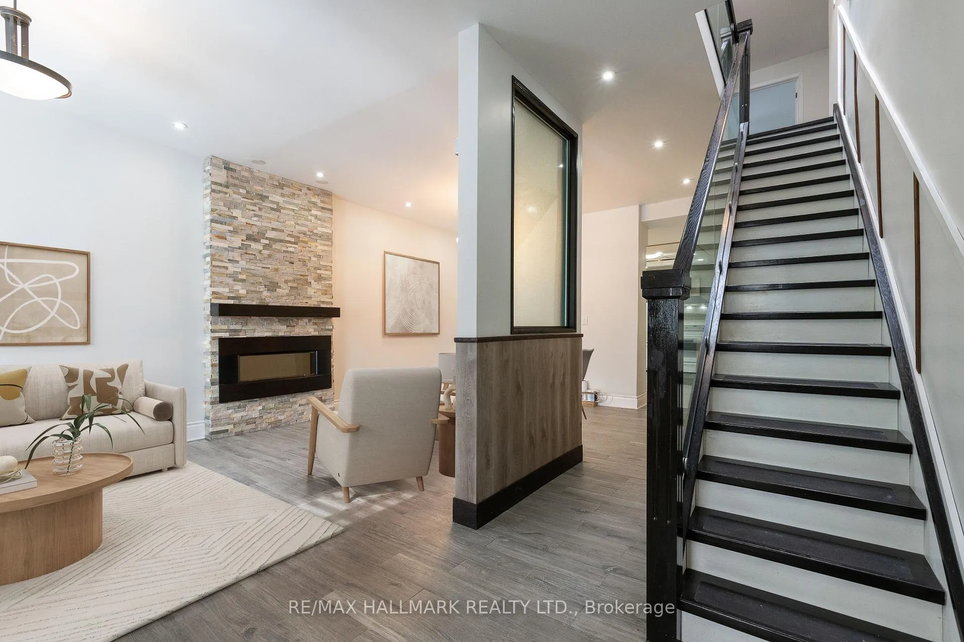 Photo 13 of 908 Eastern Avenue, Toronto, Greenwood-Coxwell — HOMEH
