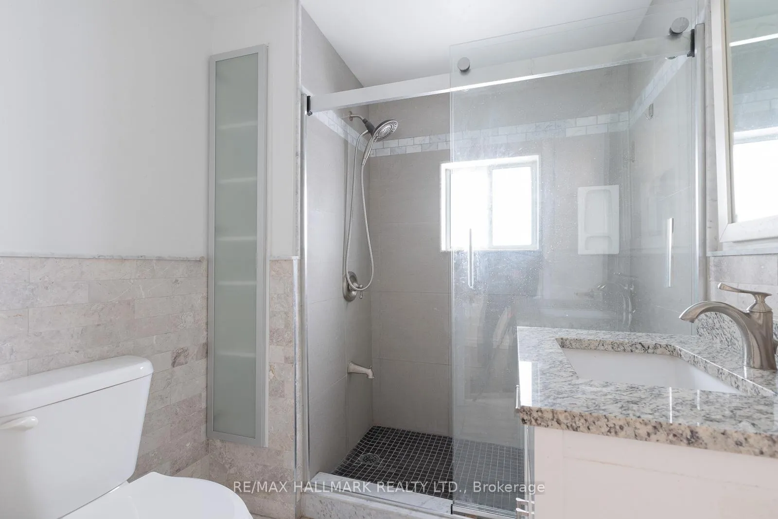 Photo 29 of 908 Eastern Avenue, Toronto, Greenwood-Coxwell — HOMEH