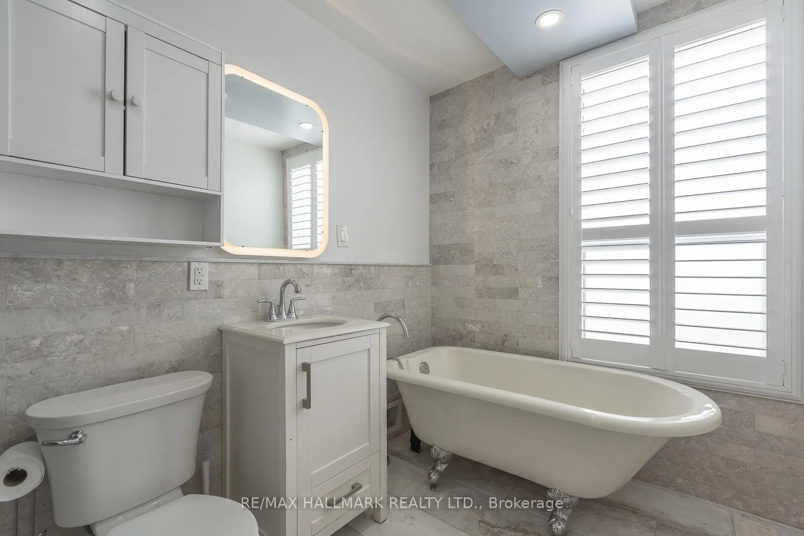 Photo 30 of 908 Eastern Avenue, Toronto, Greenwood-Coxwell — HOMEH